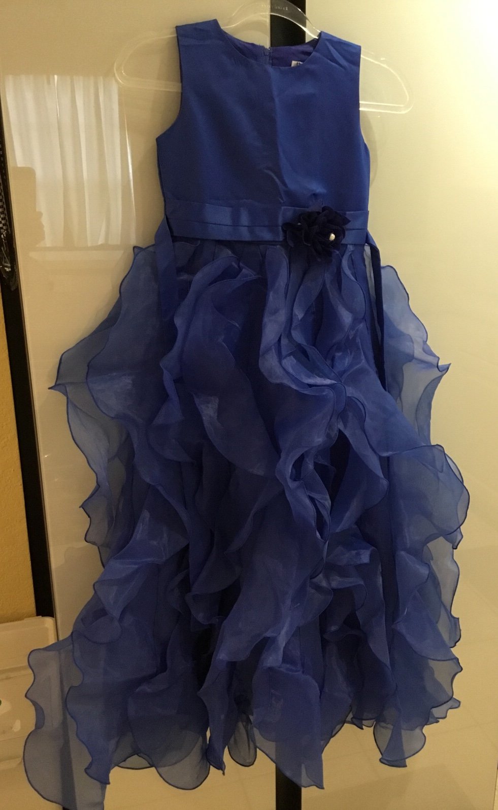 Girls dress/gown