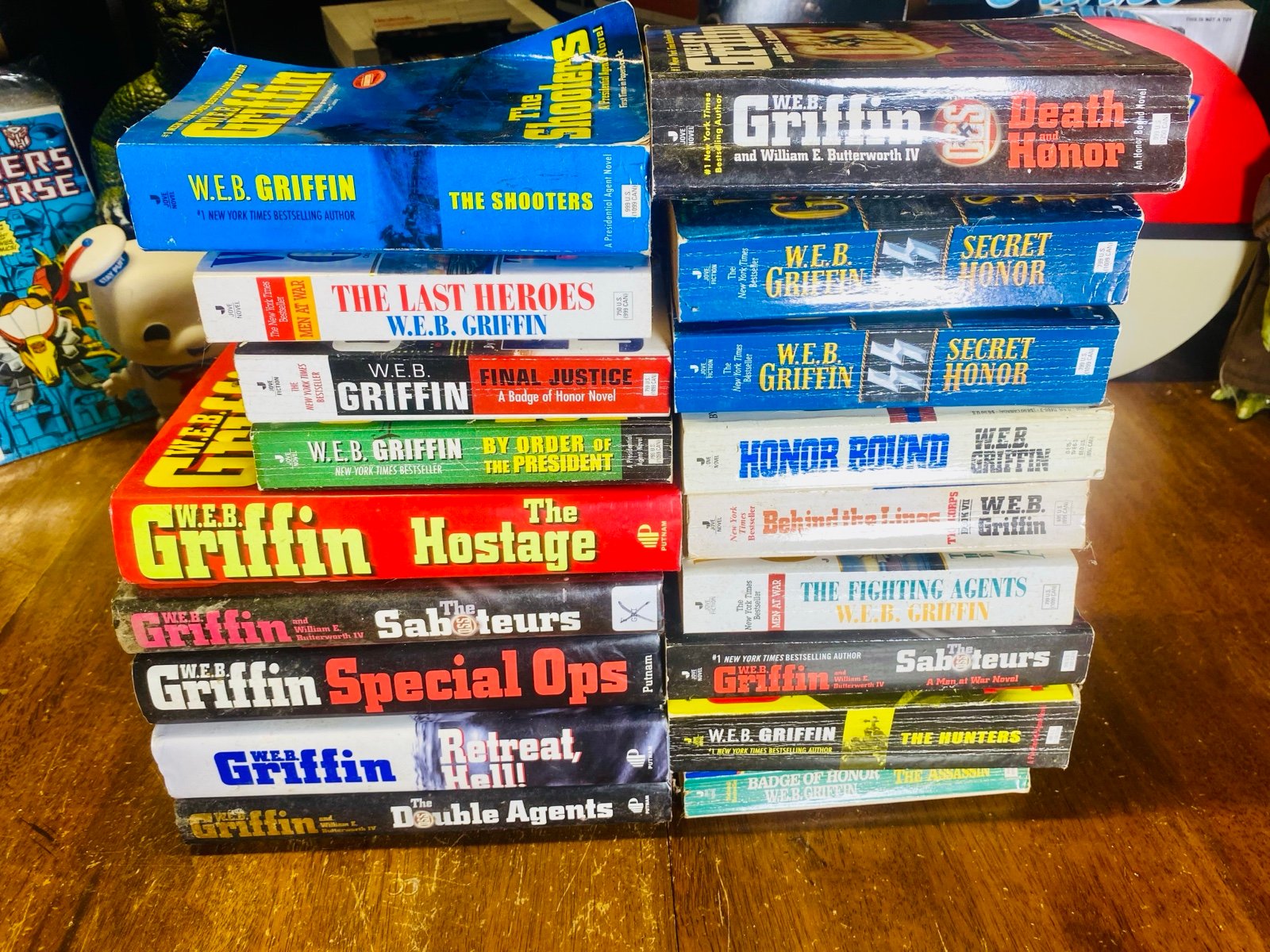18 Book LOT W.E.B GRIFFIN Paperback & Hardcover Books Novel Military Thriller