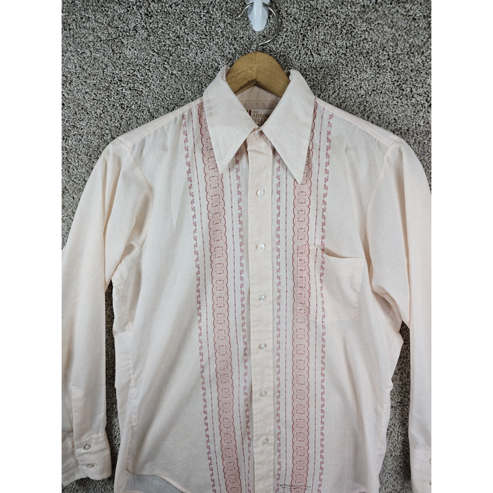 Vintage 1960s The Arrow Collar Man Pink Paisley Scrolling Shirt Size Medium