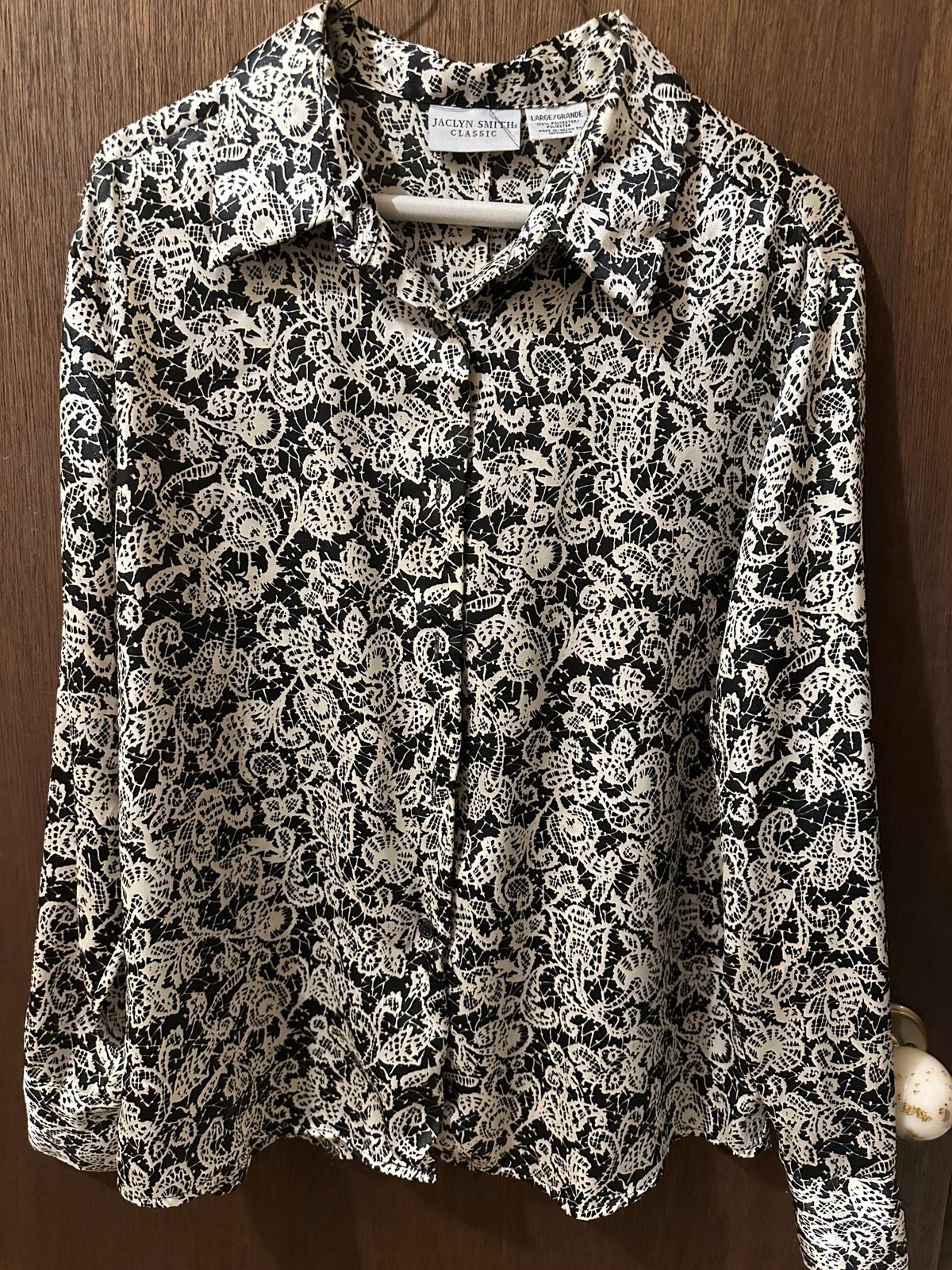 Jaclyn Smith Classic Button Up Blouse. Black & White PaisleyLong Sleeve, Large