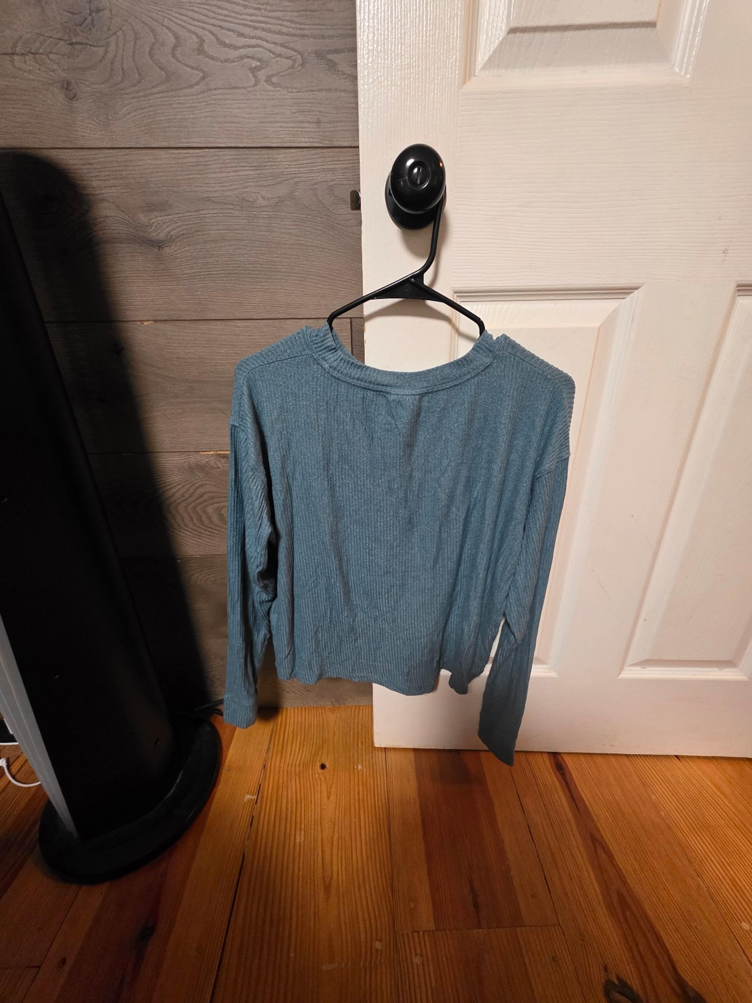 PINK v neck pullover blouse sz small teal