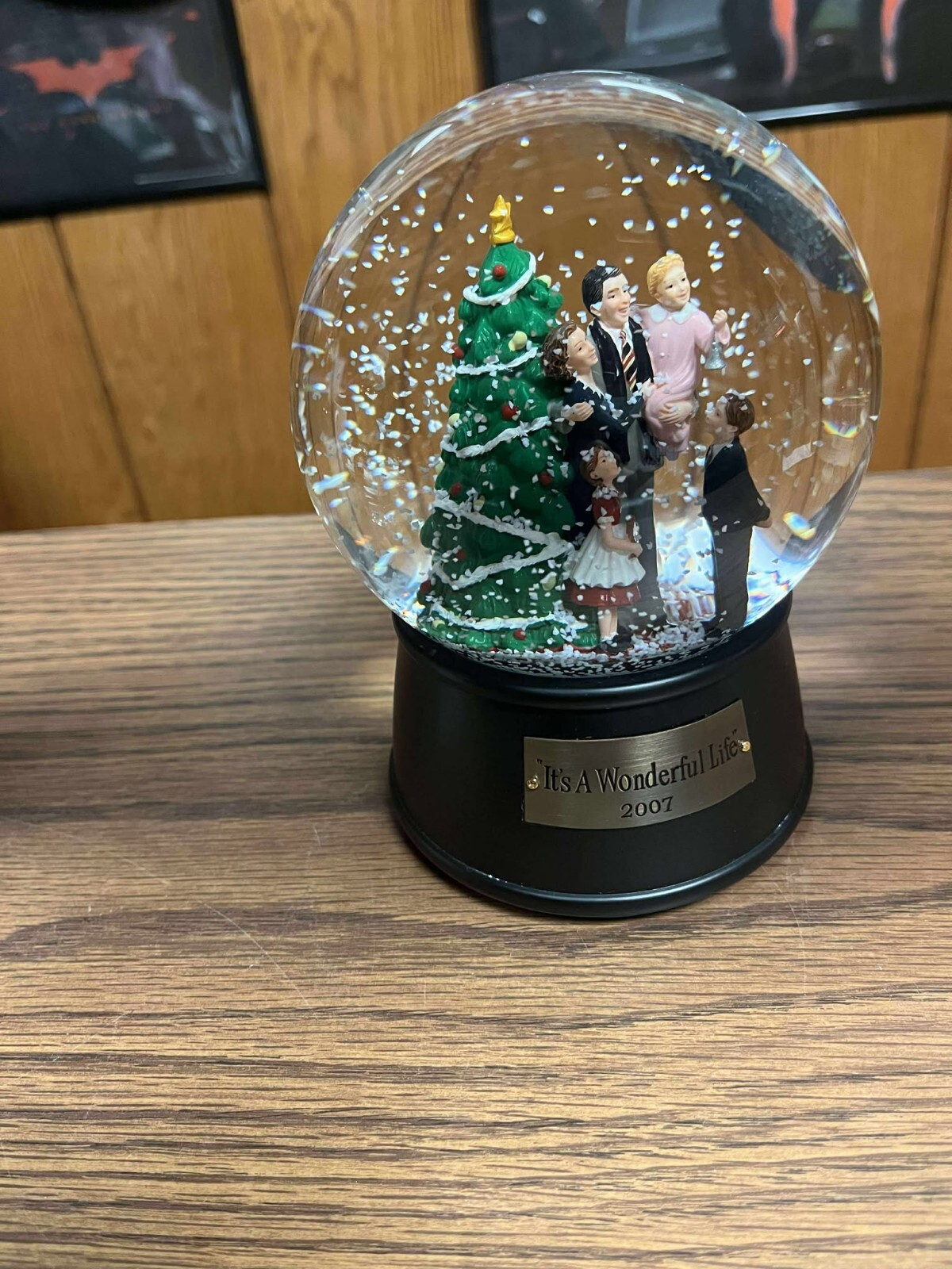 2007 It's A Wonderful Life Plays Auld Lang Syne Musical Snow Globe Jimmy Stewart