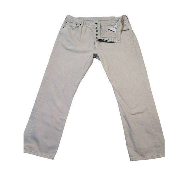 Levi's 501 button fly OG jeans. In excellent condition. Size 40/30