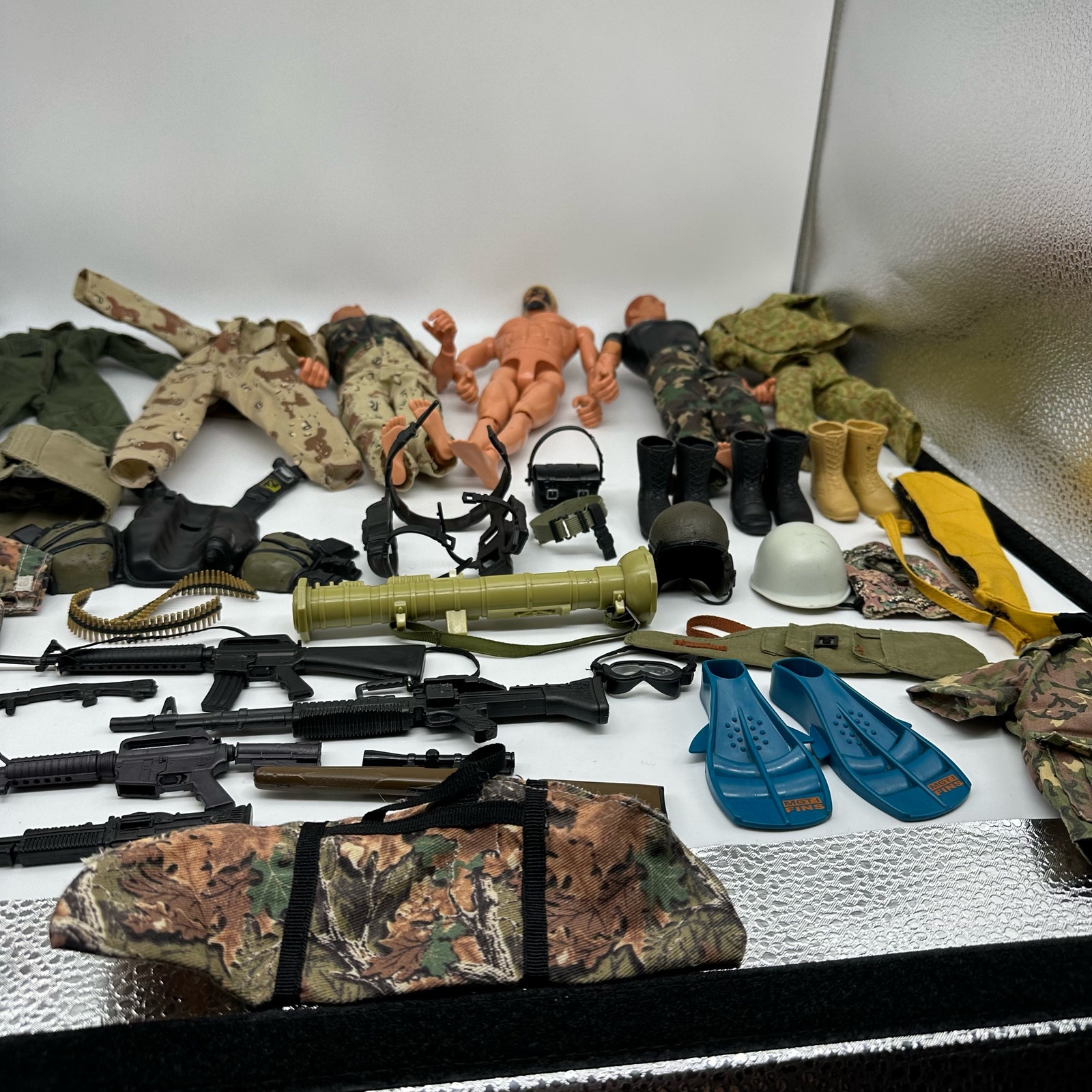 Vintage G.I. Joe Huge Lot Of 10 Dolls Clothes Weapons