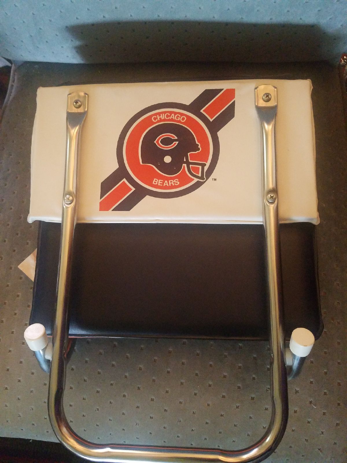 Stadium seat
