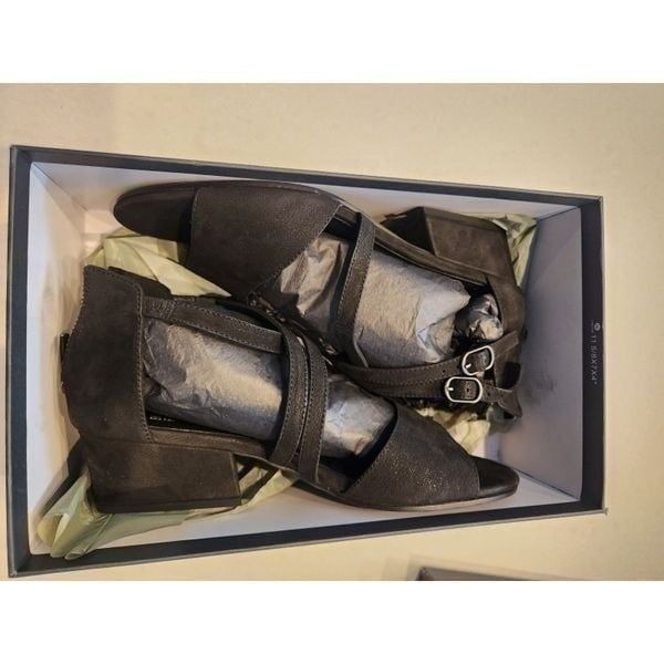 New in box. Eileen Fisher KYRA-NU Womens heeled sandals