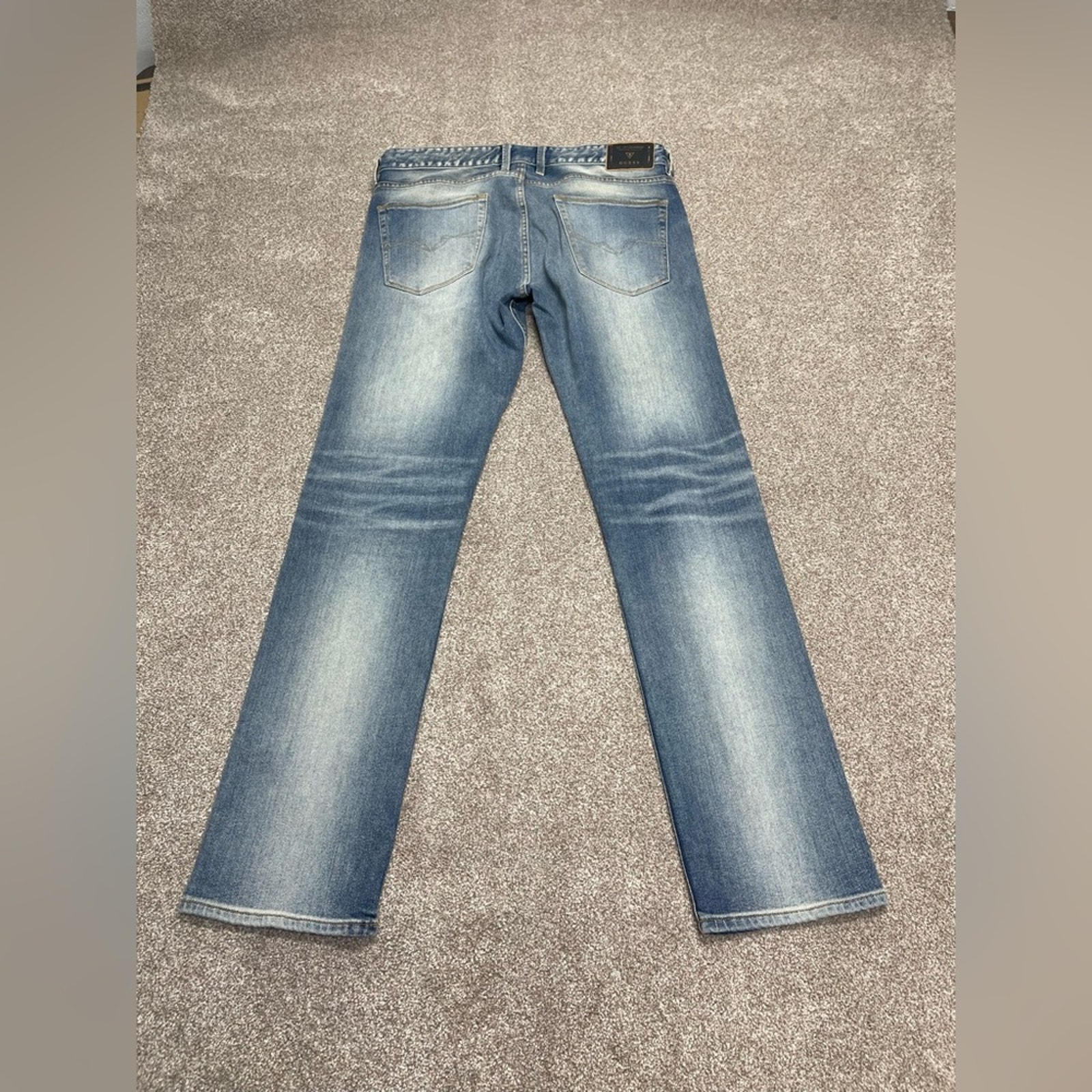 2000s grunge Y2K streetwear Guess slim straight jeans 34x33 wisker fade denim
