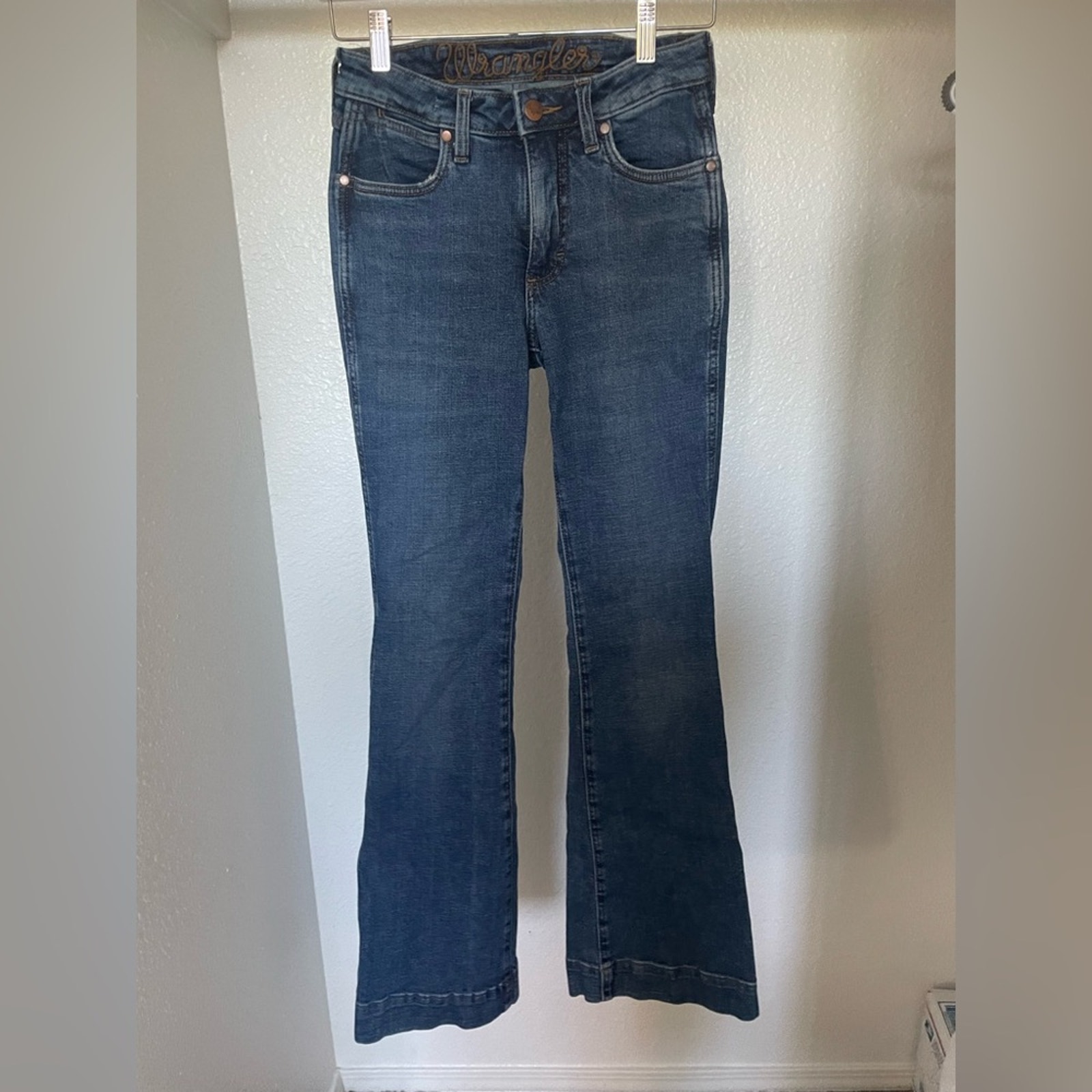 WOMEN'S WRANGLER RETRO® MAE MID RISE BOOTCUT JEAN