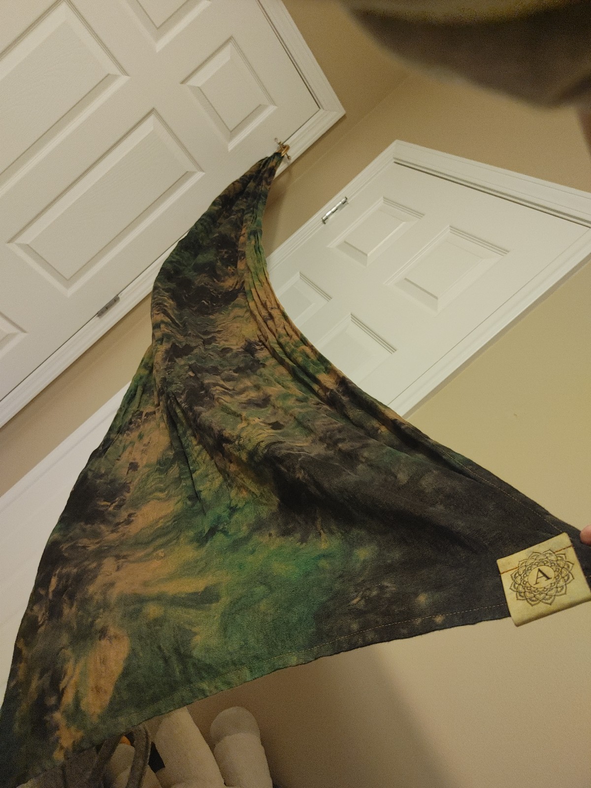 Aura leaf dyed ring sling