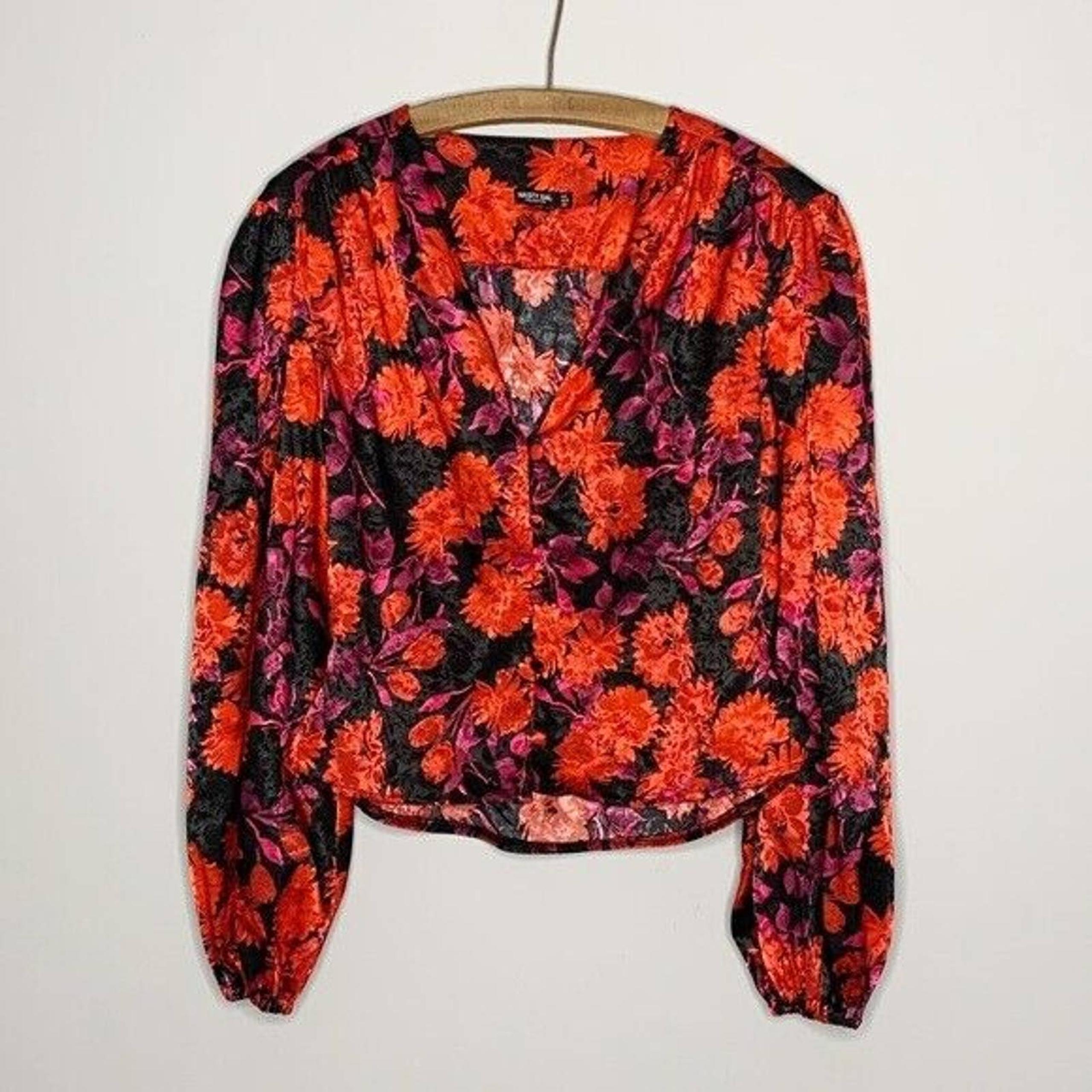 Nasty Gal Size 8 Blouse Silky Red Purple Floral Button Front V Neck