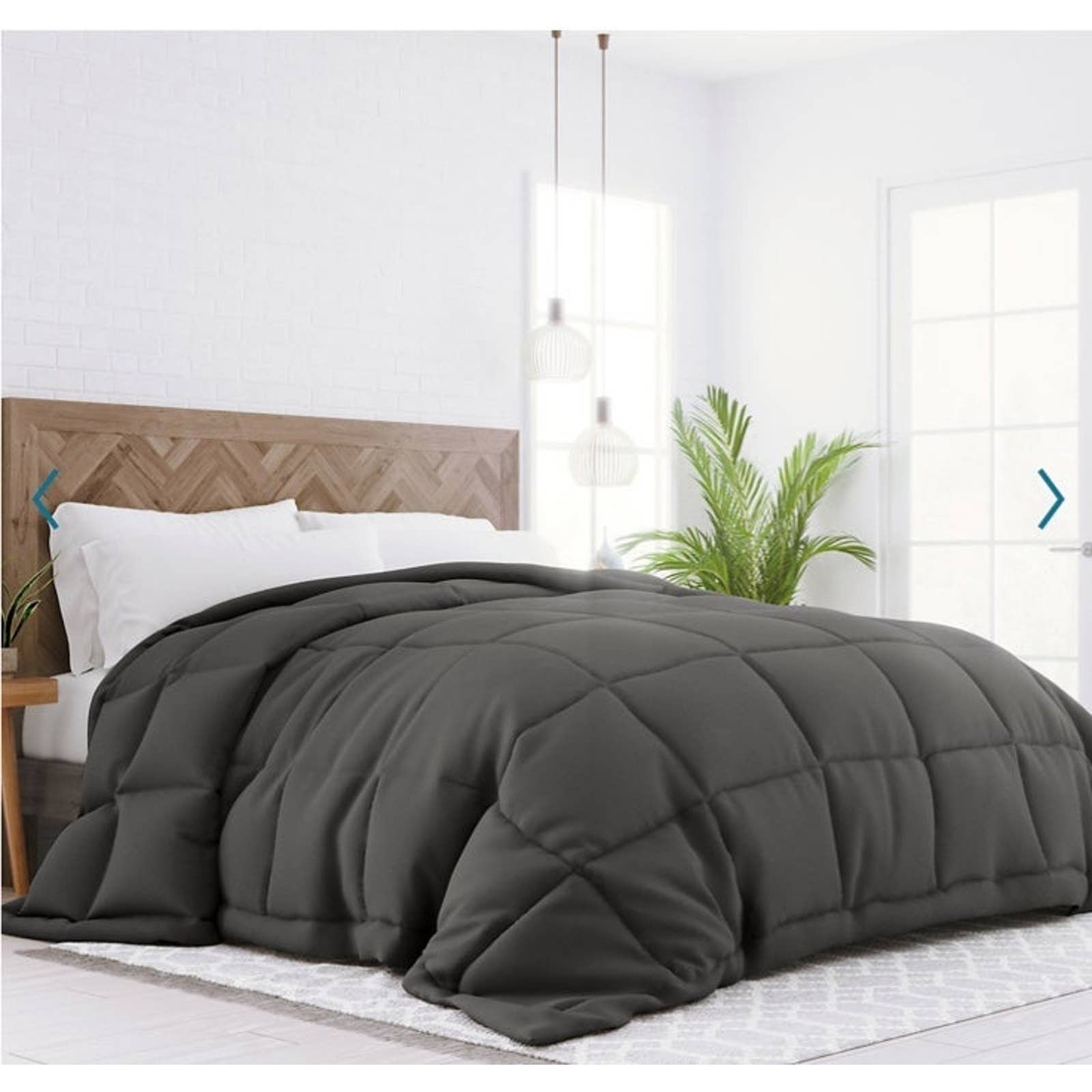 Home Collection Premium Down Alternative All-Season Comforter Size Full/Queen