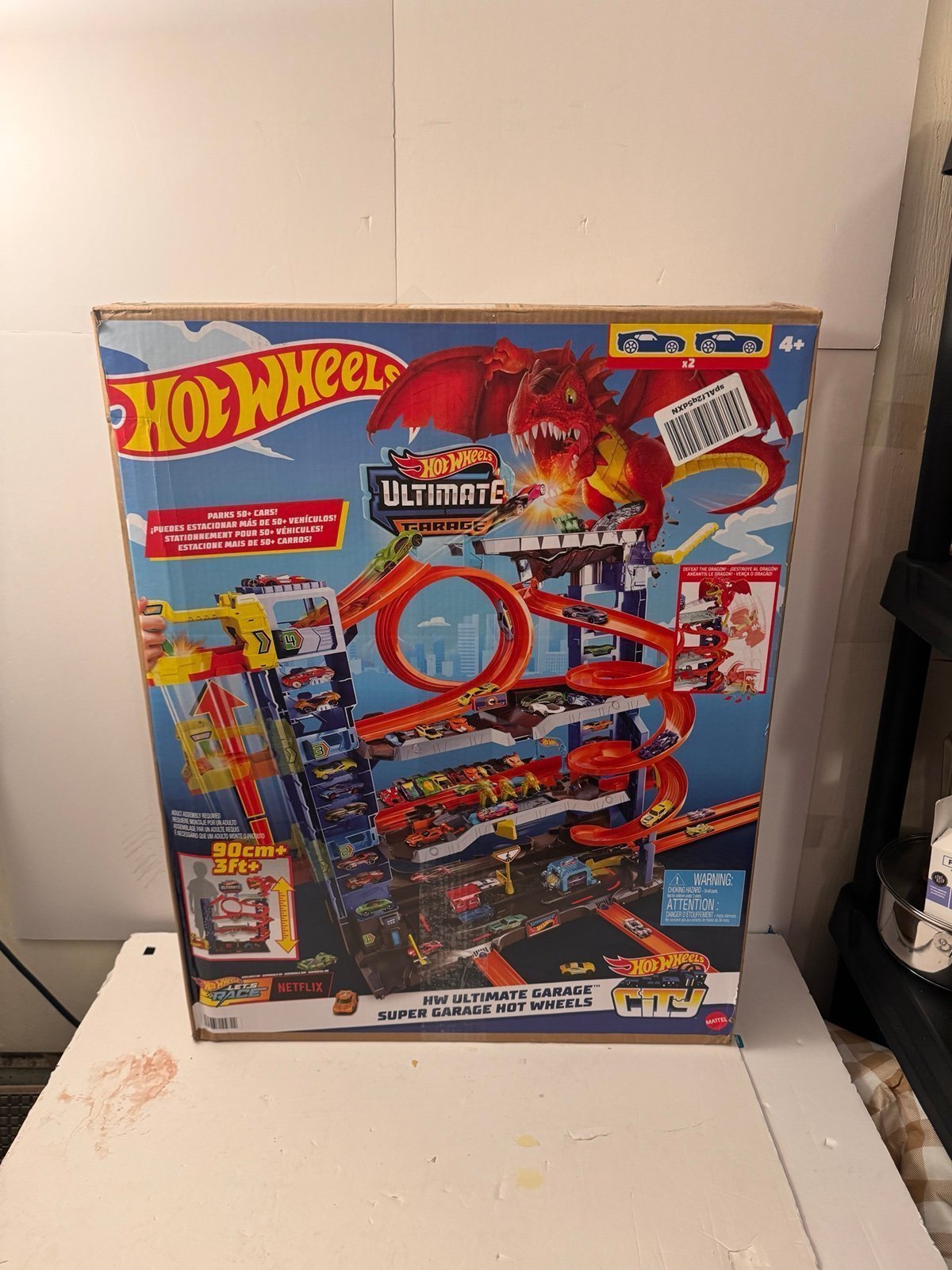 Hot Wheels City Ultimate Garage Playset with 2 Die-Cast Cars Storage for 50+ CAR