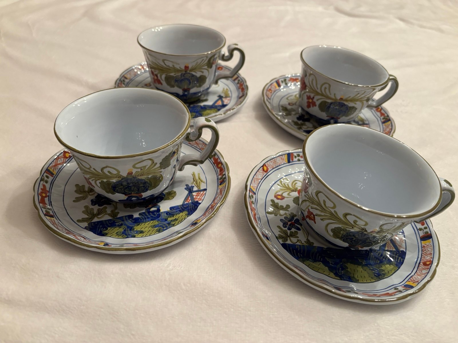 Four saucers and four tea cups CACF FAENZA sets Italy