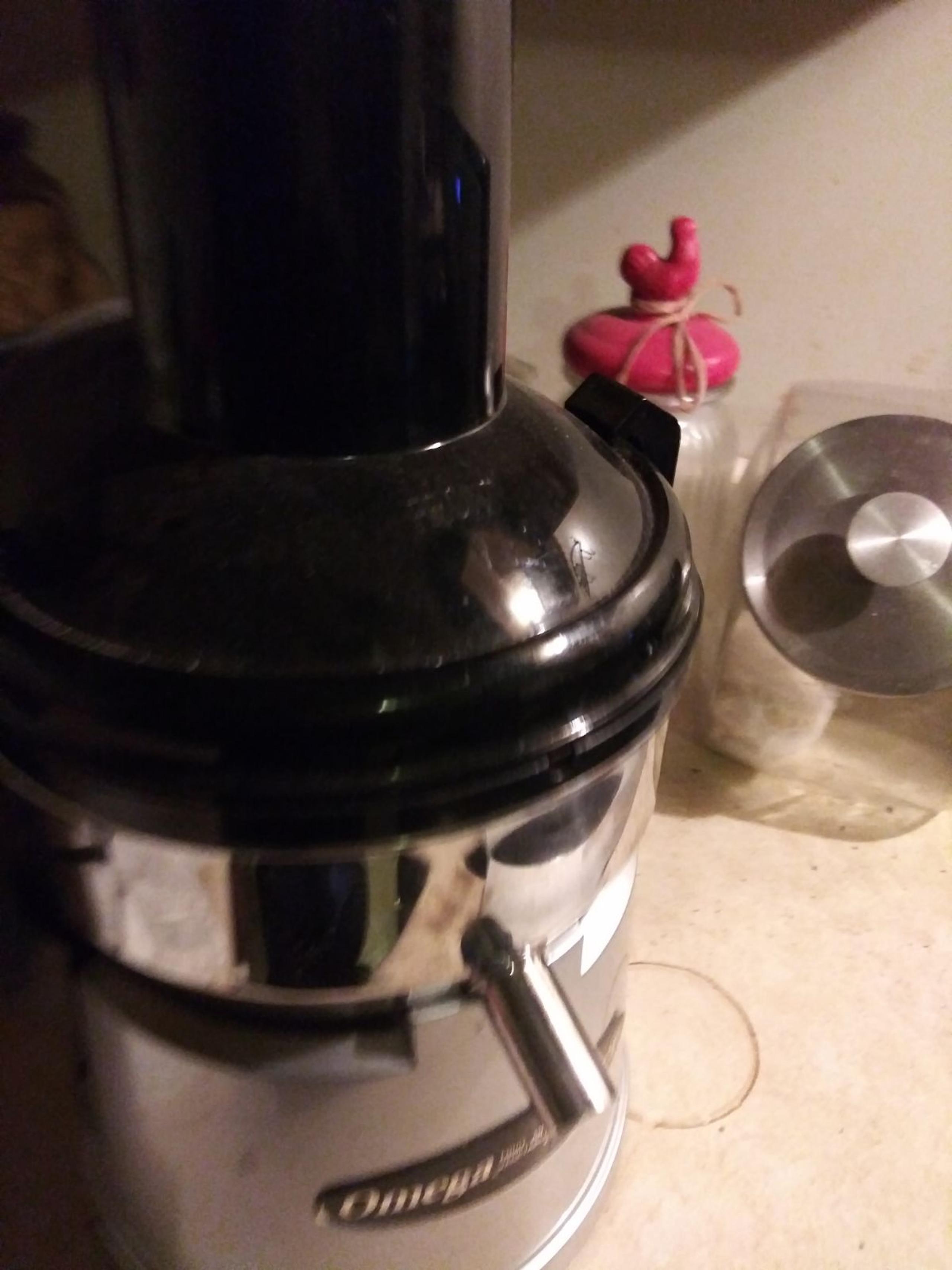 Omega juicer