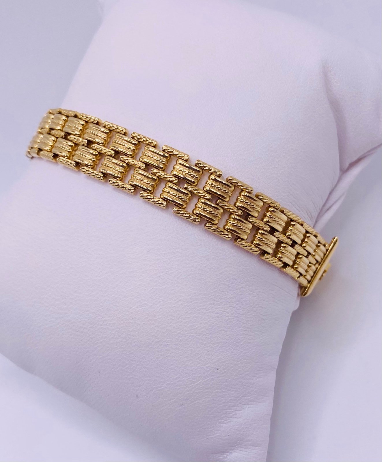 Women’s Vintage Gold Tone Woven Chain Link Bracelet 8.5”