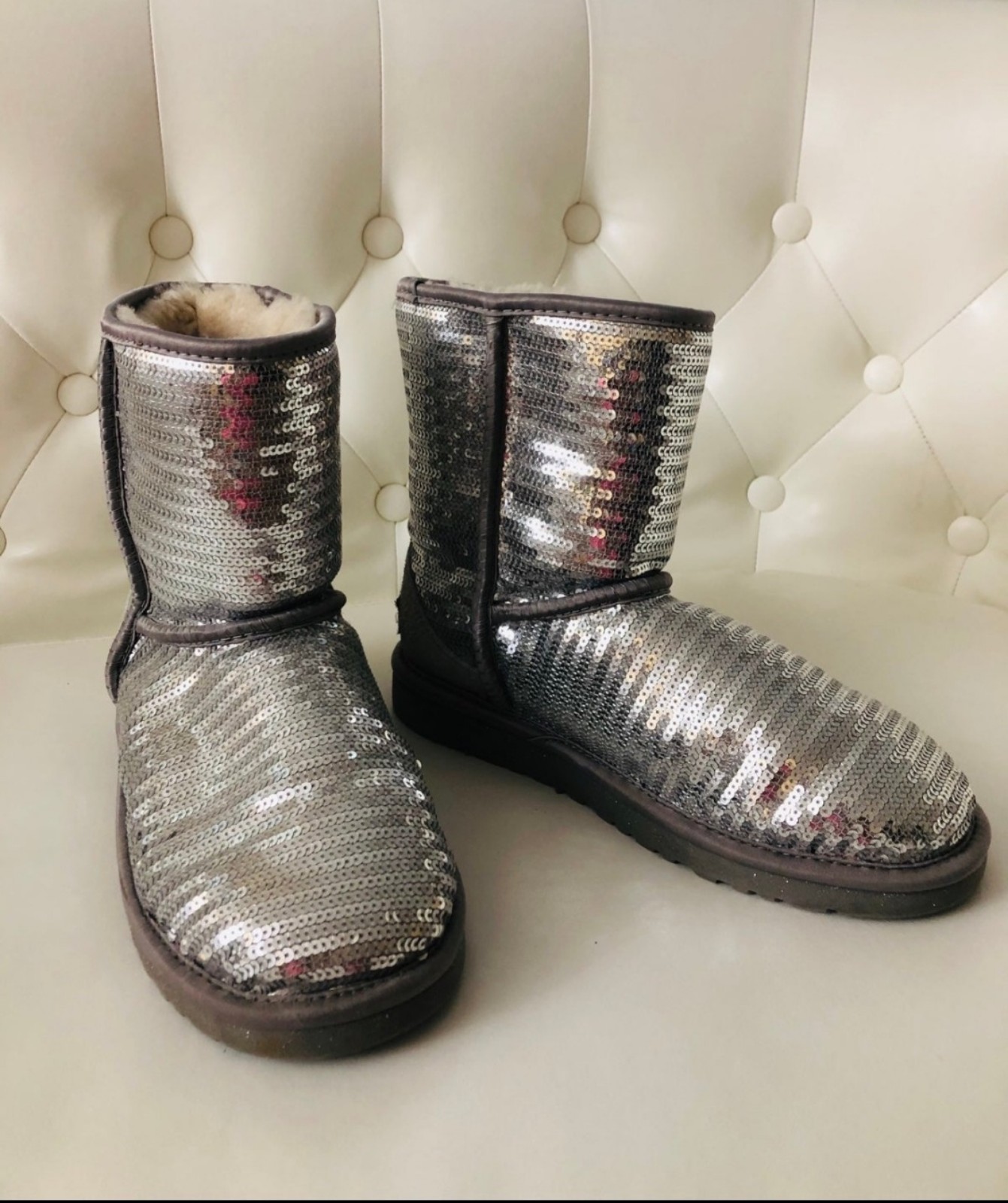 UGG Classic Short Sparkles Graphite Silver Size 6 1004885Y Excellent Condition