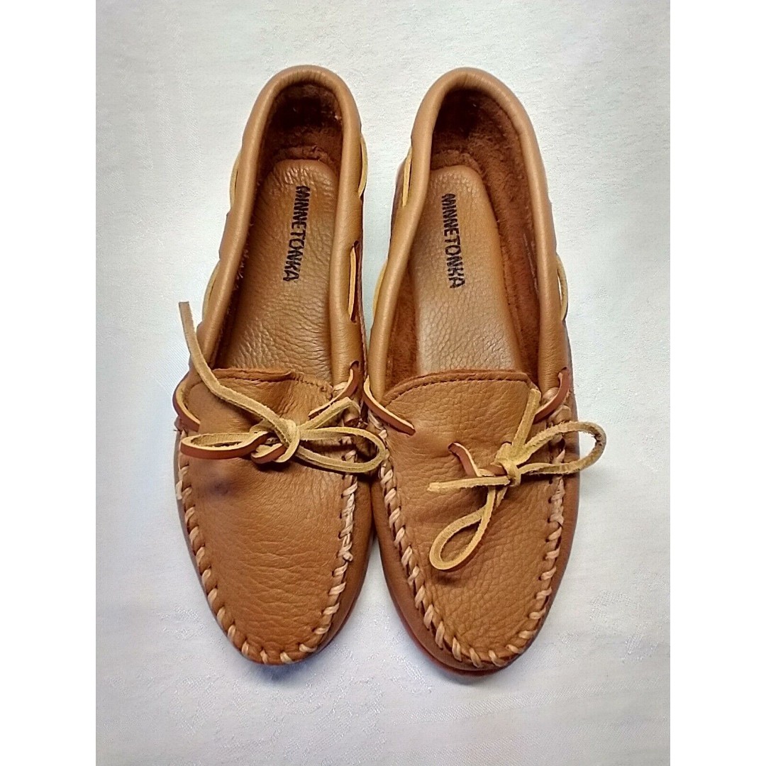 Minnetonka WMN'S 8.5M Laced Moccasins Tan Brown All Leather Upper/Rubber Sole