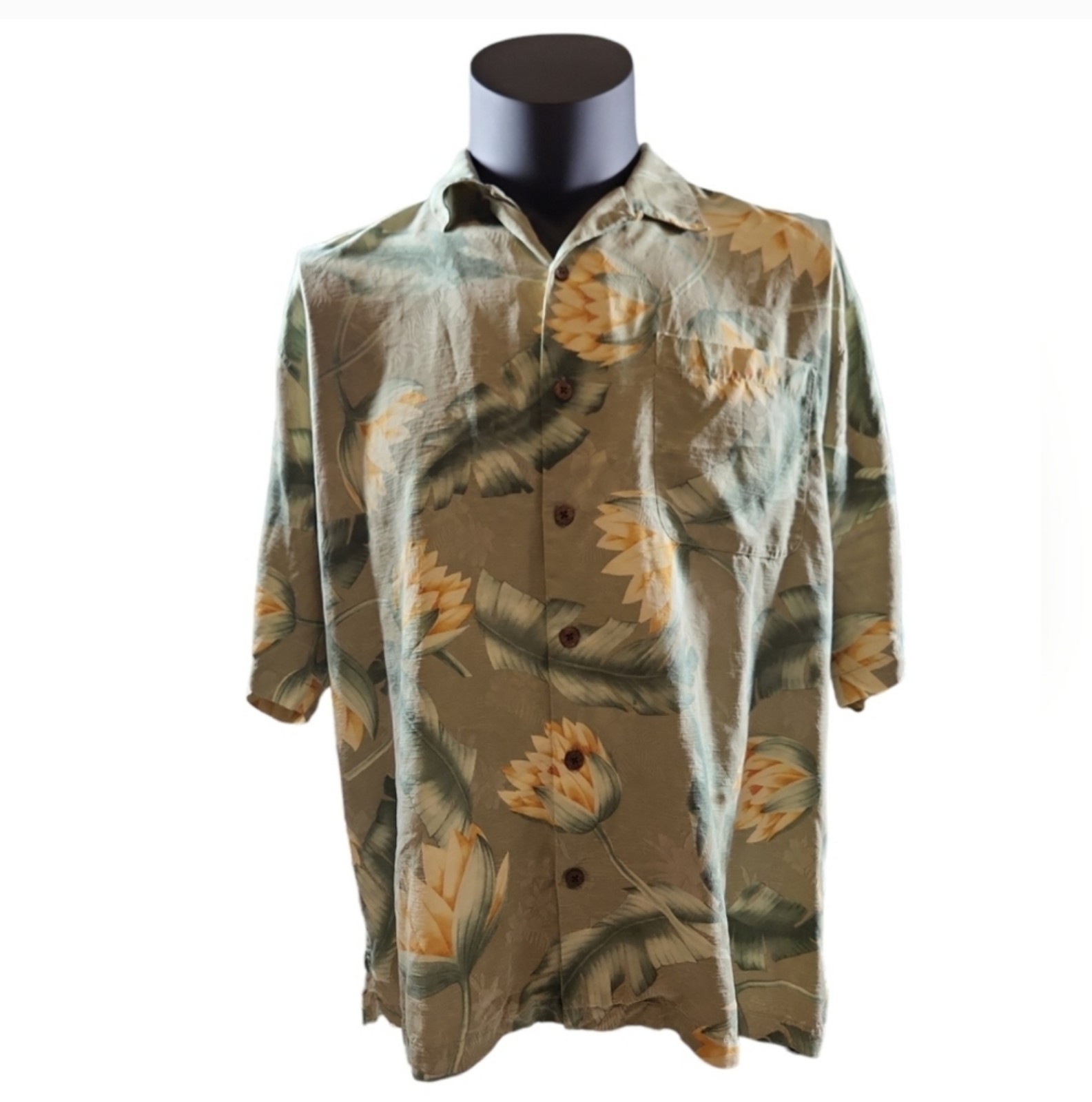 Tommy Bahama Relax Size XL 100% Silk Button Down Shirt