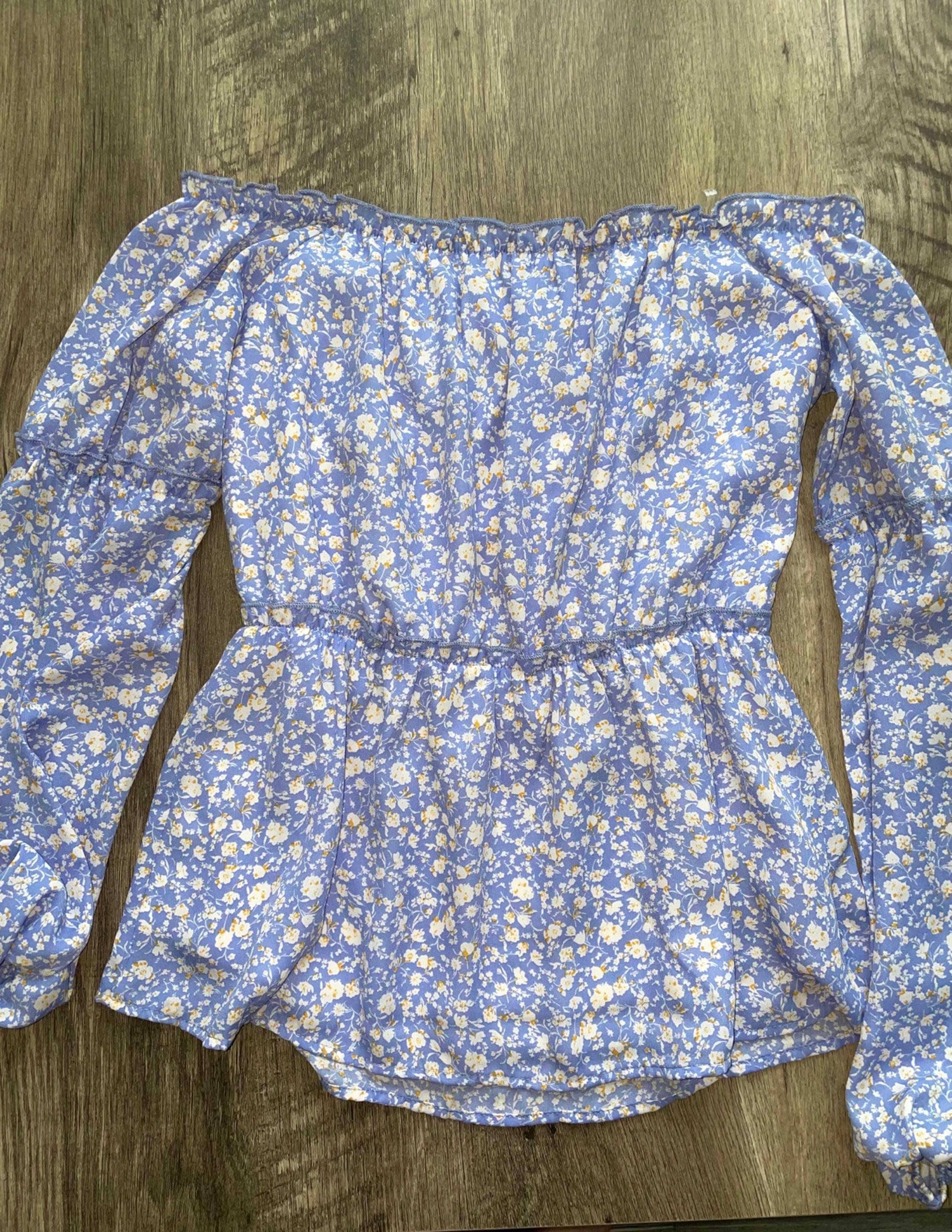 Pink Lily Light Blue Floral Print Blouse. Size S.