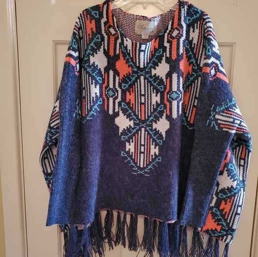 ethereal M Poncho Sweater w/Long Sleeve Aztec/Native