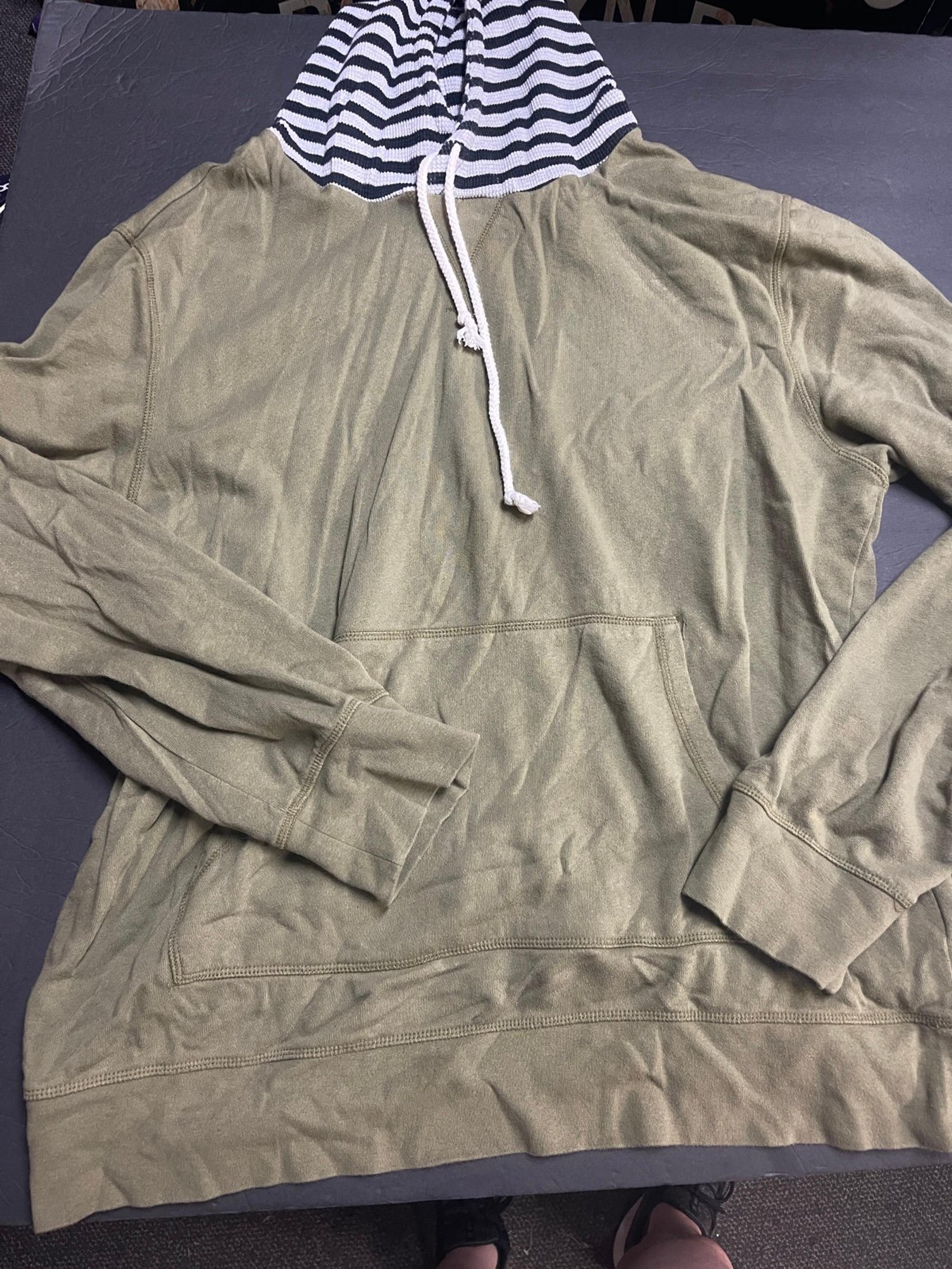 Men’s hoodie size XL