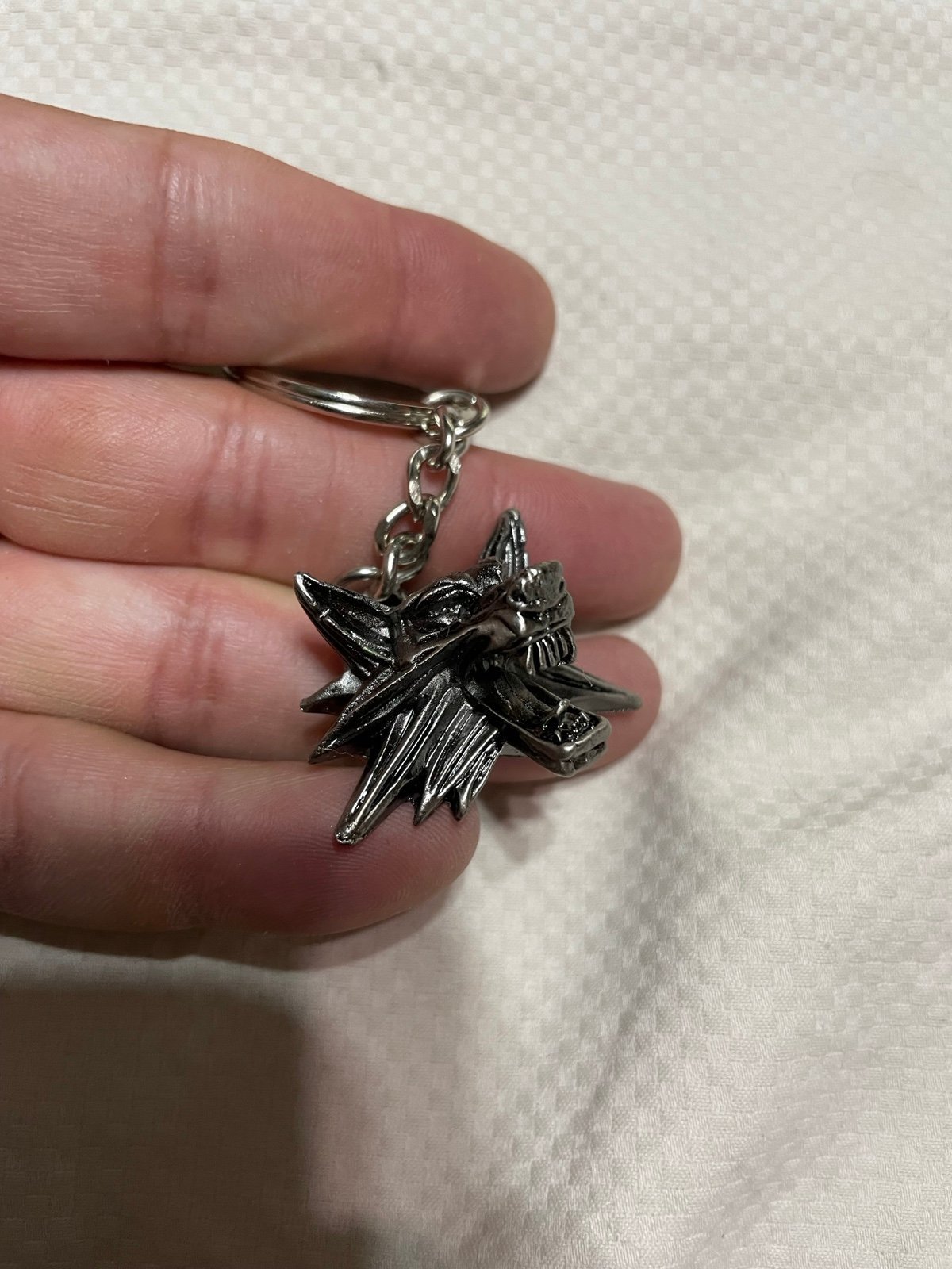 The Witcher II 2 Wolf Head Emblem Game Logo Key Chain Preorder Promo NEW