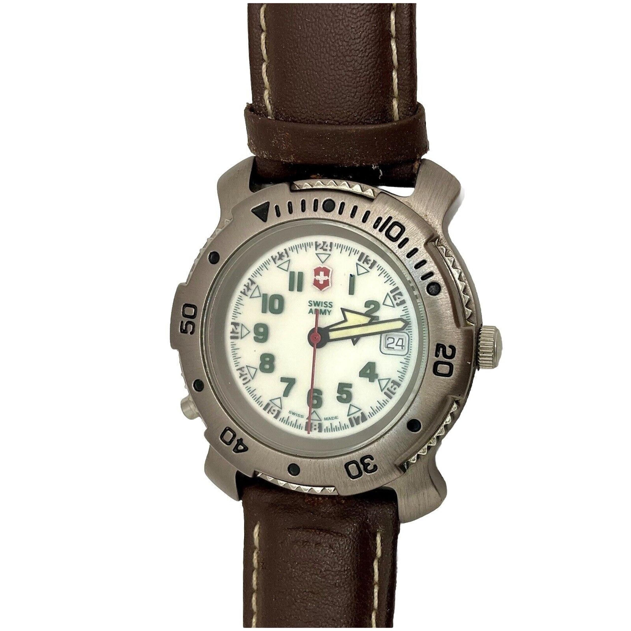 Victorinox Swiss Army Men’s Field Watch Sportline New Battery Nice Strap