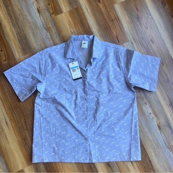 Nike Women's Sportswear Everyday Modern Oversize Button Shirt Size M SKU#B2479
