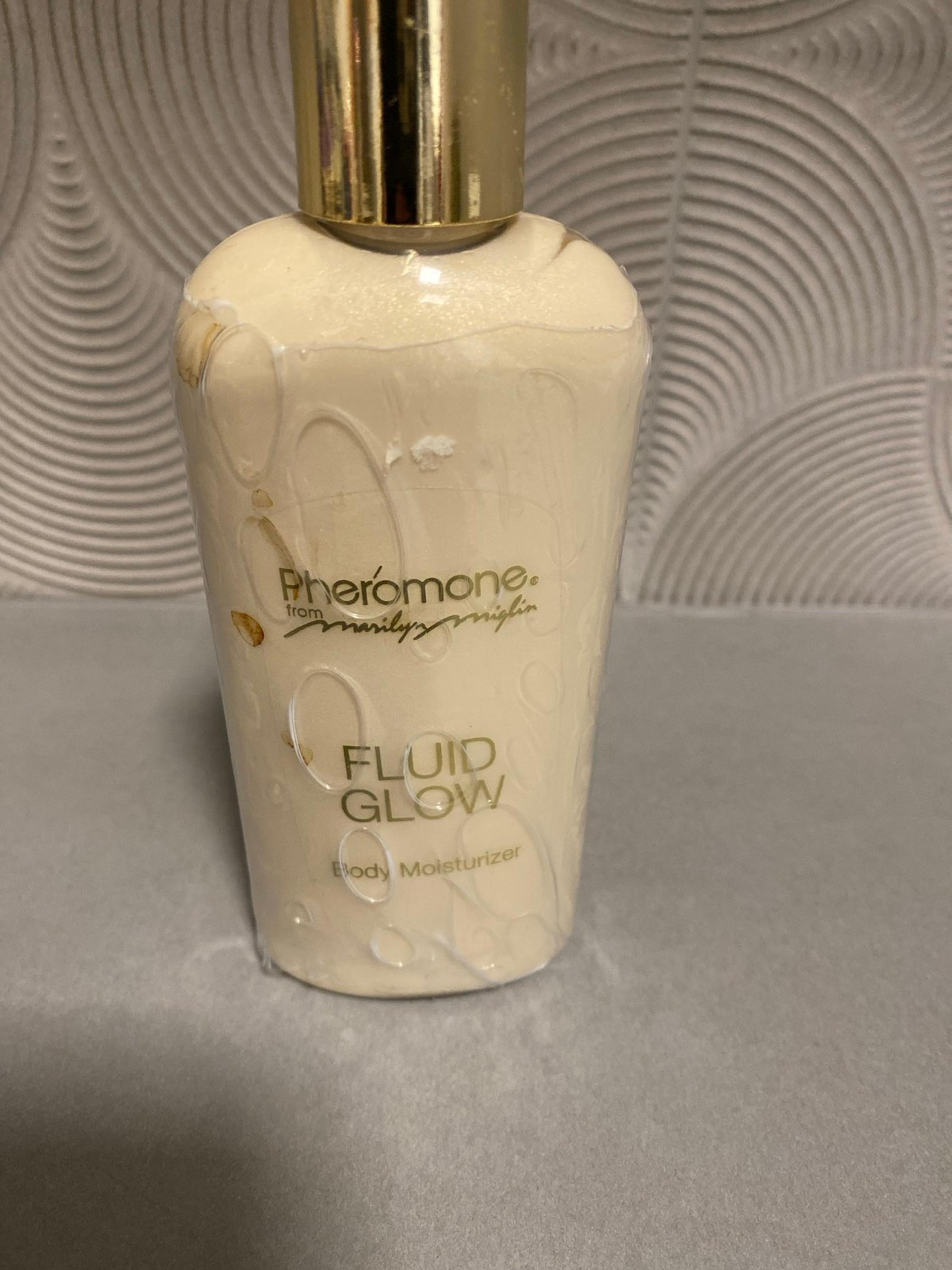Pheromone by Marilyn Miglin body moisturizer Fluid Glow unsealed 4 oz bottle
