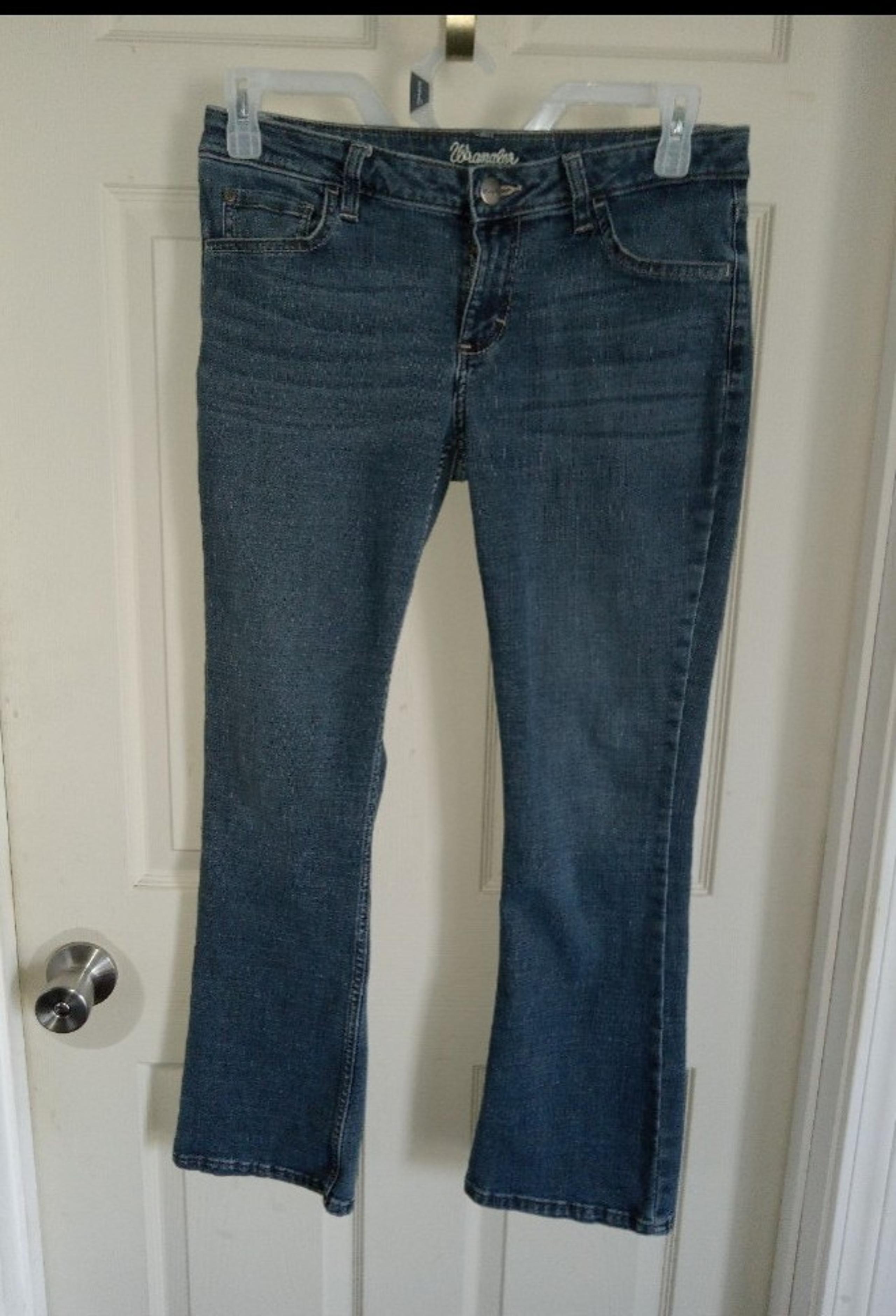 Wrangler women's flared  denim blue jeans pants size 6P petite