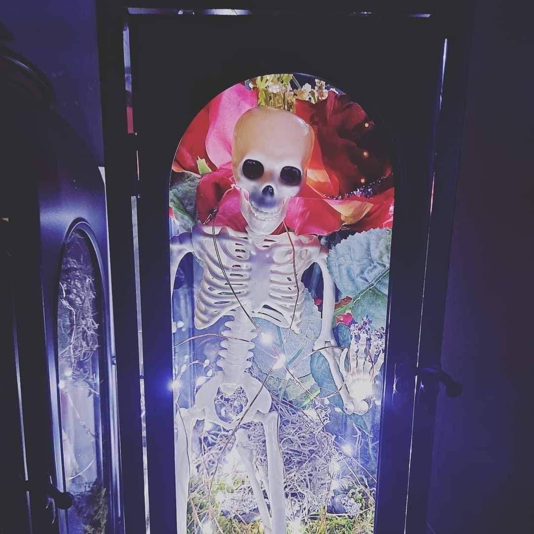 Skeleton with roses