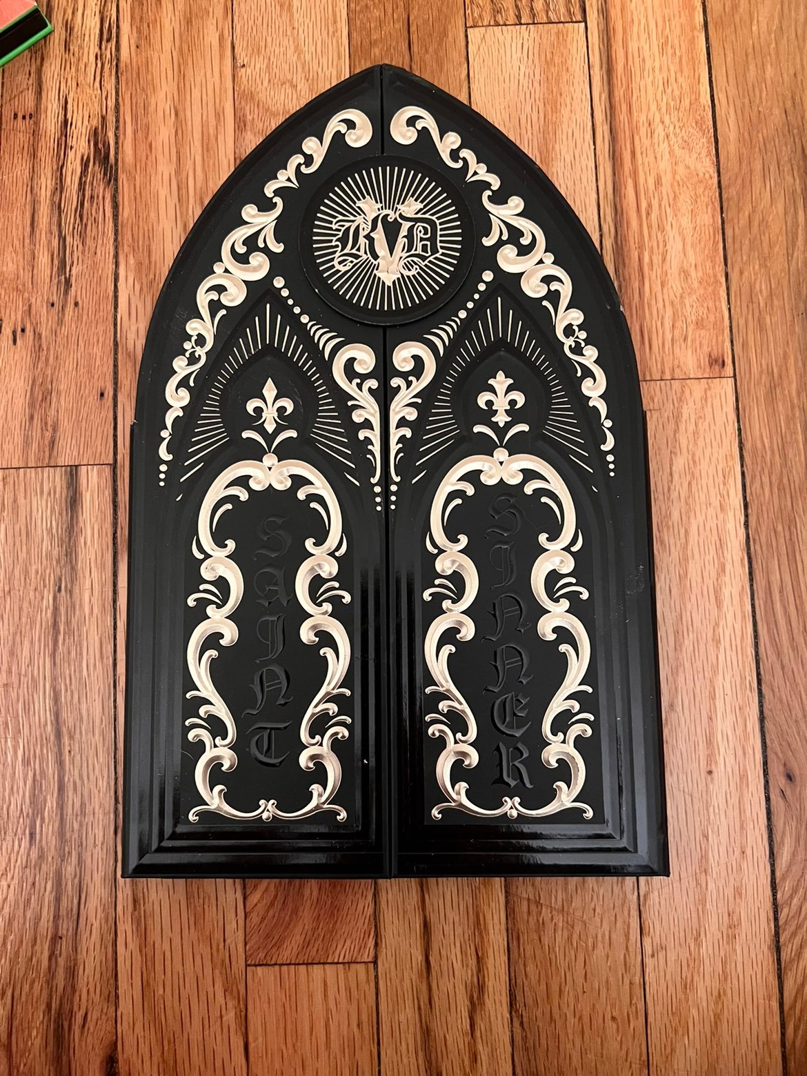Kat Von D Saint and sinner eyshadow palette