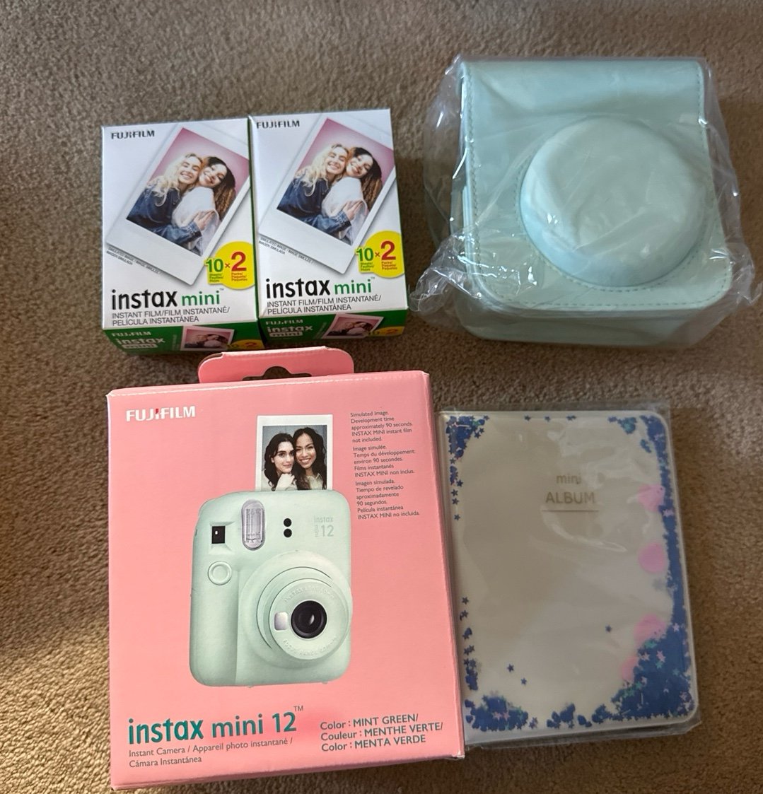 Fujifilm Instax Mini 12 camera bundle