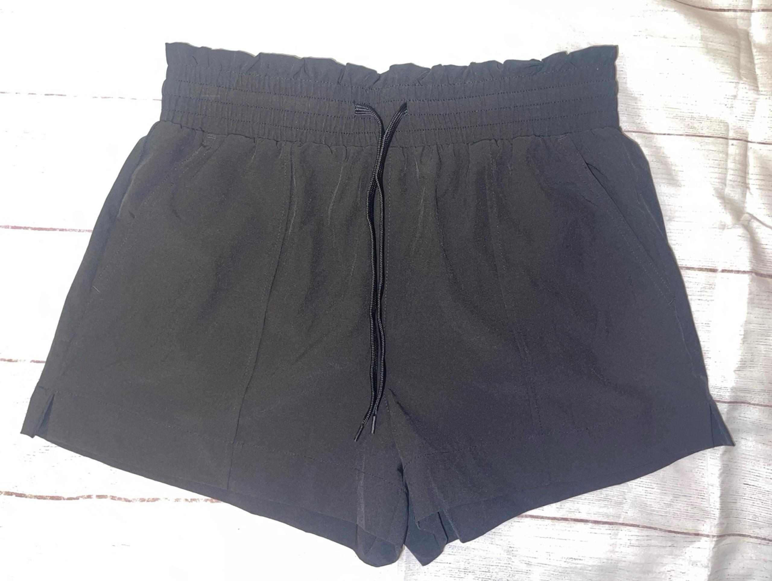 Women’s Large No Boundaries Black Pull-On Shorts