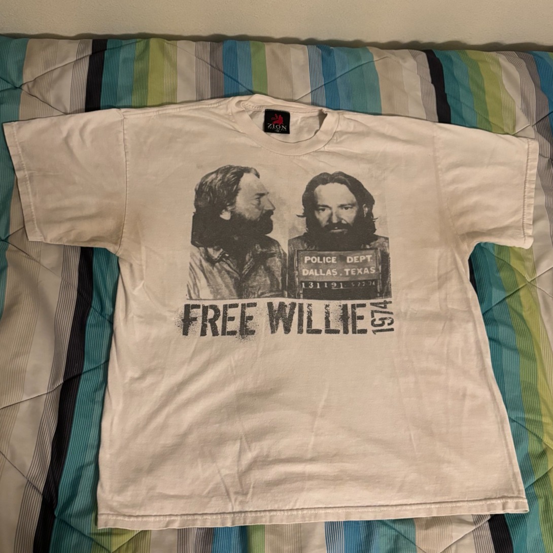 Vintage Free Willie Nelson 1974 Mug Shot Shirt