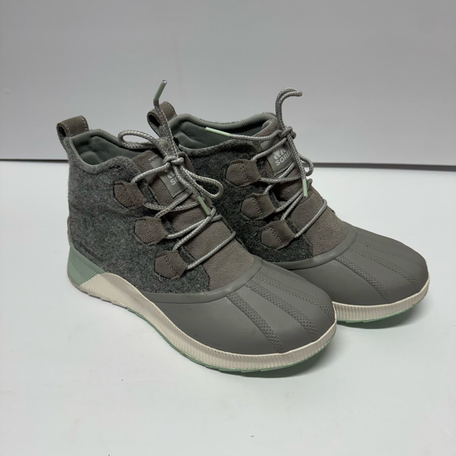 Sorel Womens Out N About III Classic Duck Winter Boots Dove Gray Rubber Size 8.5