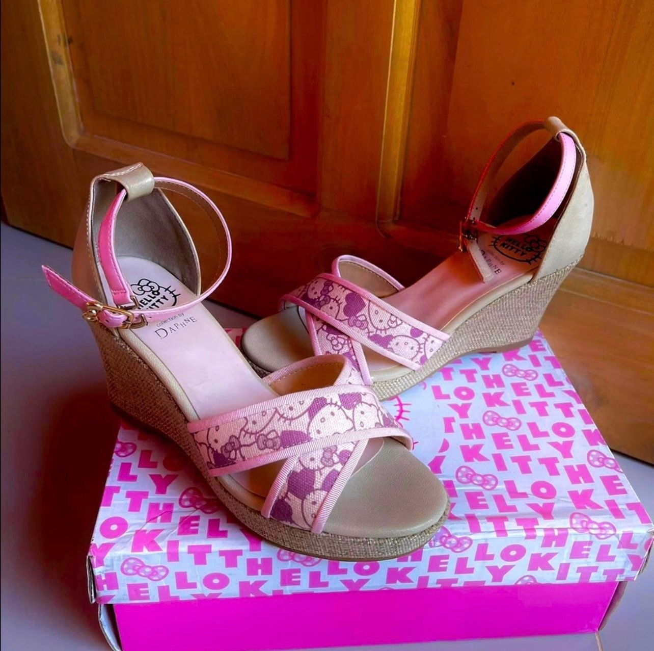 Hellokitty wedge