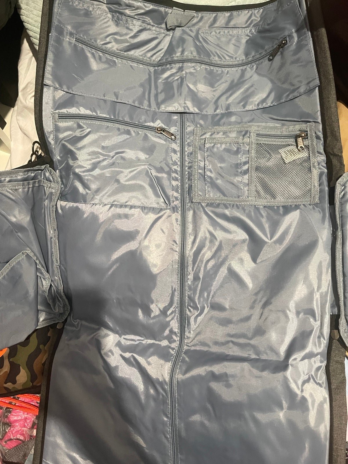 CONVERTIBLE GARMENT DUFFLE BAG