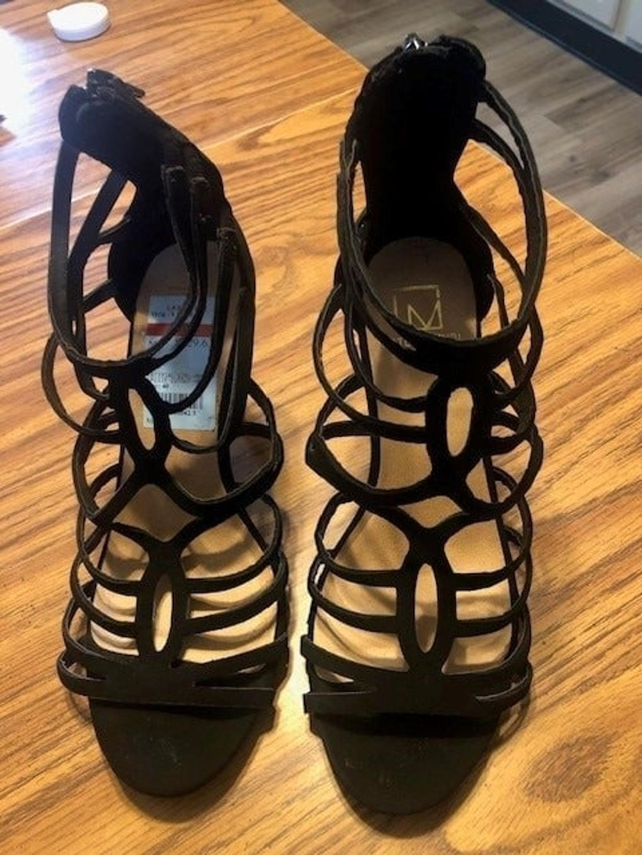 NWT Material Girl Pixie Caged Sandals