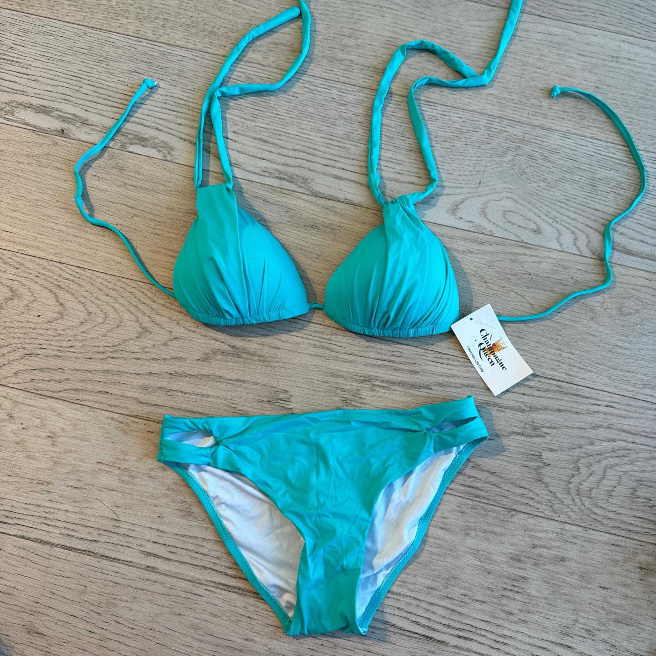 NWT matching bikini set size medium  Stunning color!