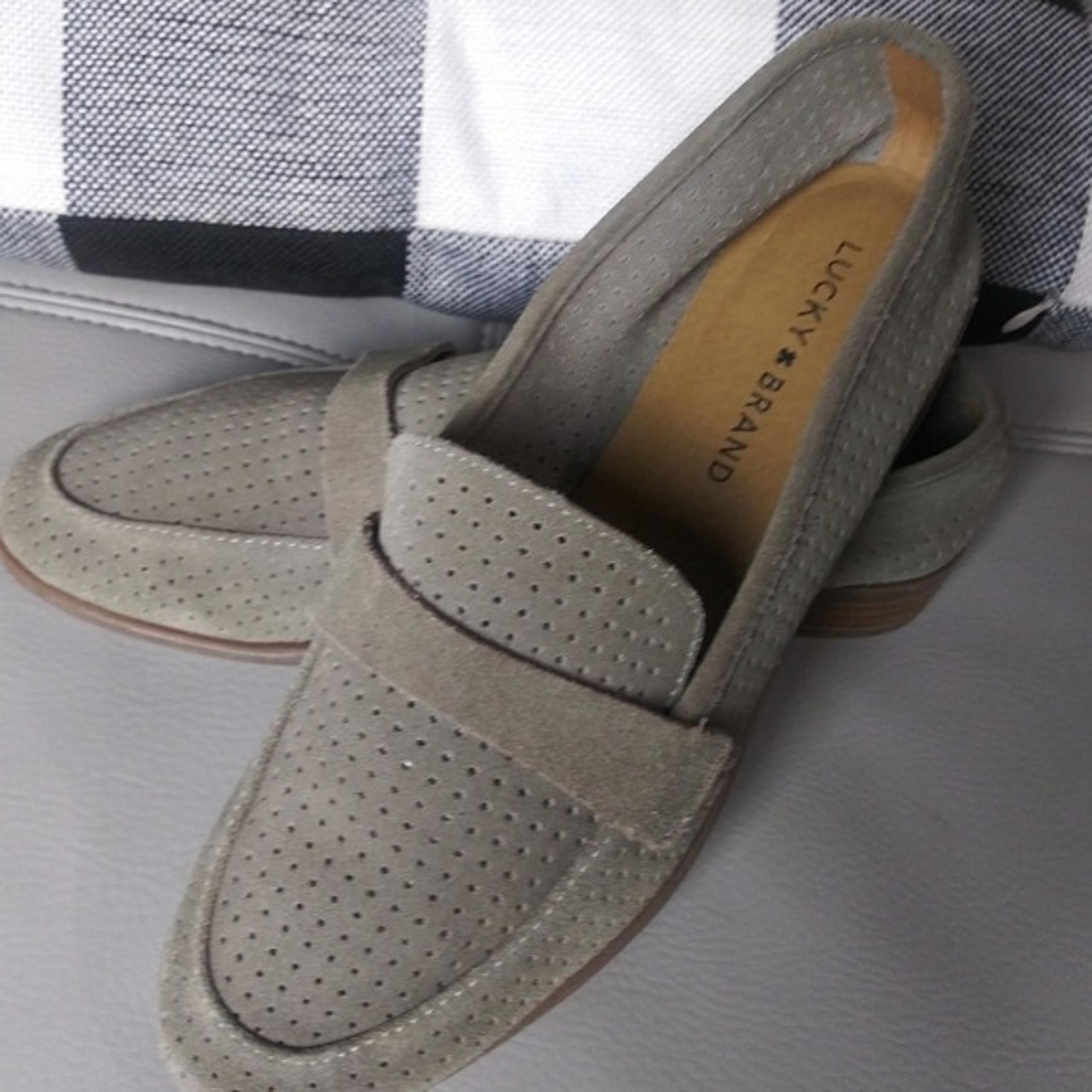 LUCKY BRAND Taupe Caylon Suede Loafers 8