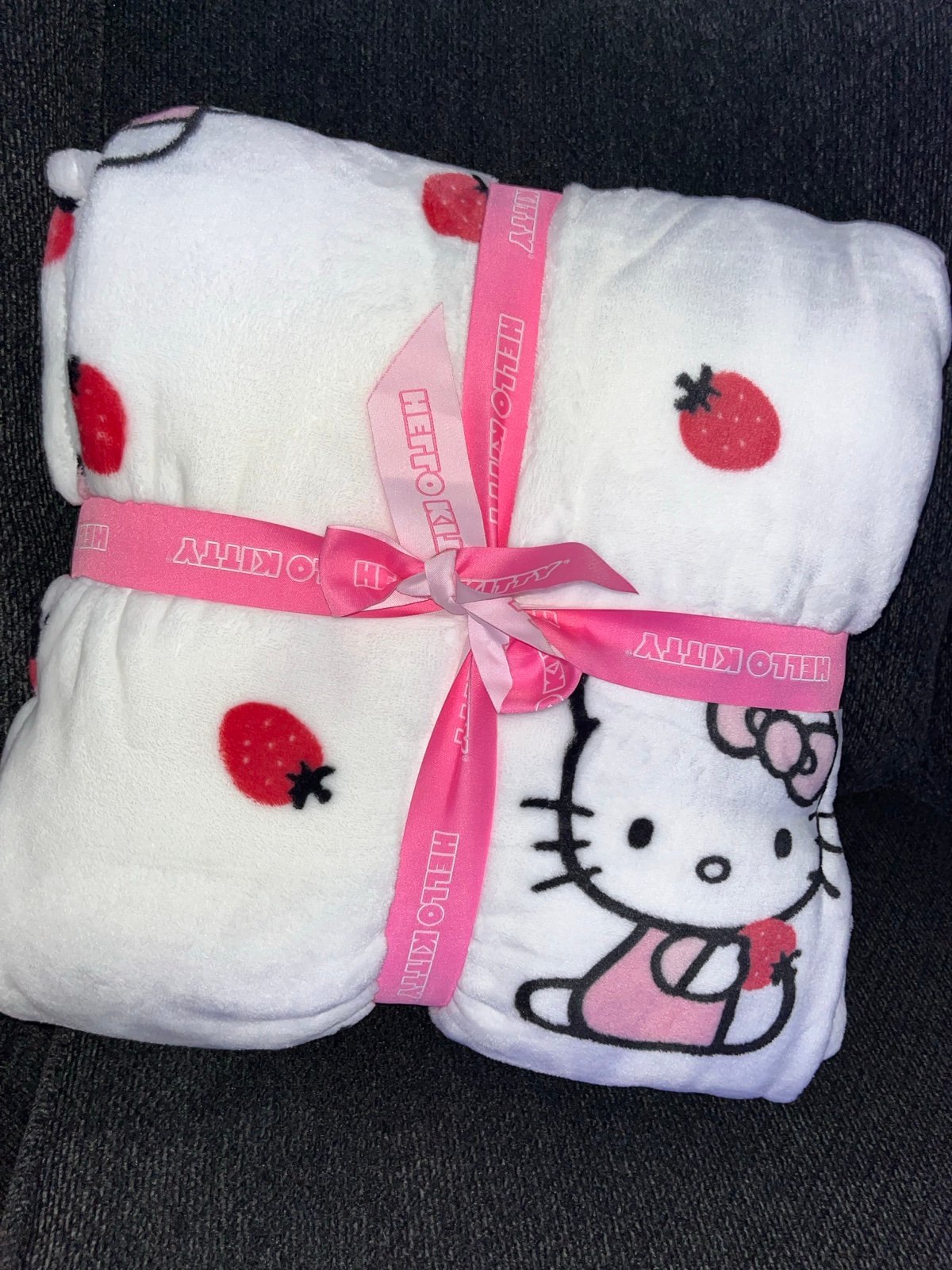 Hello Kitty strawberry blanket