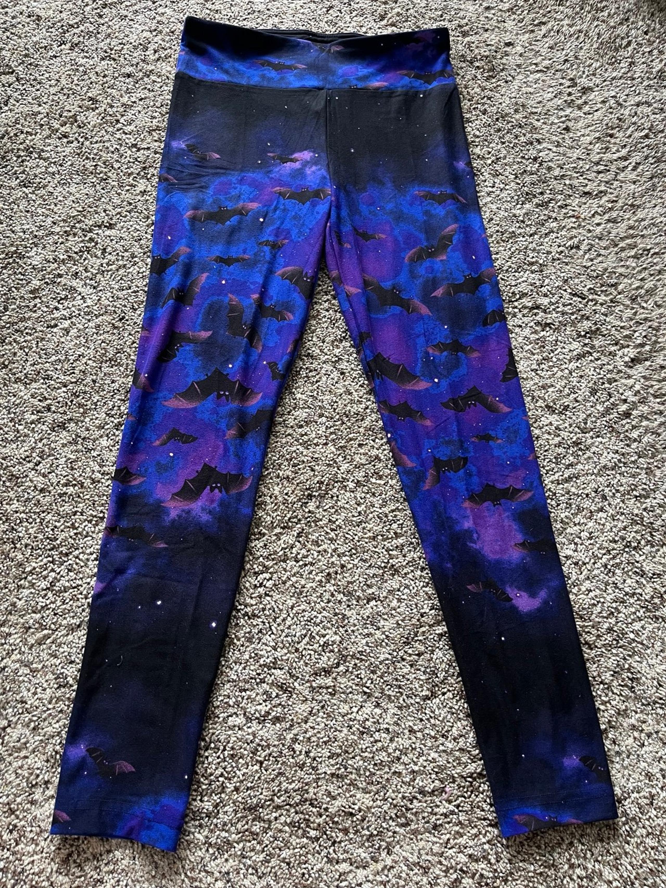Womens No Boundaries Halloween Leggings - Purple - Bats - Size Medium