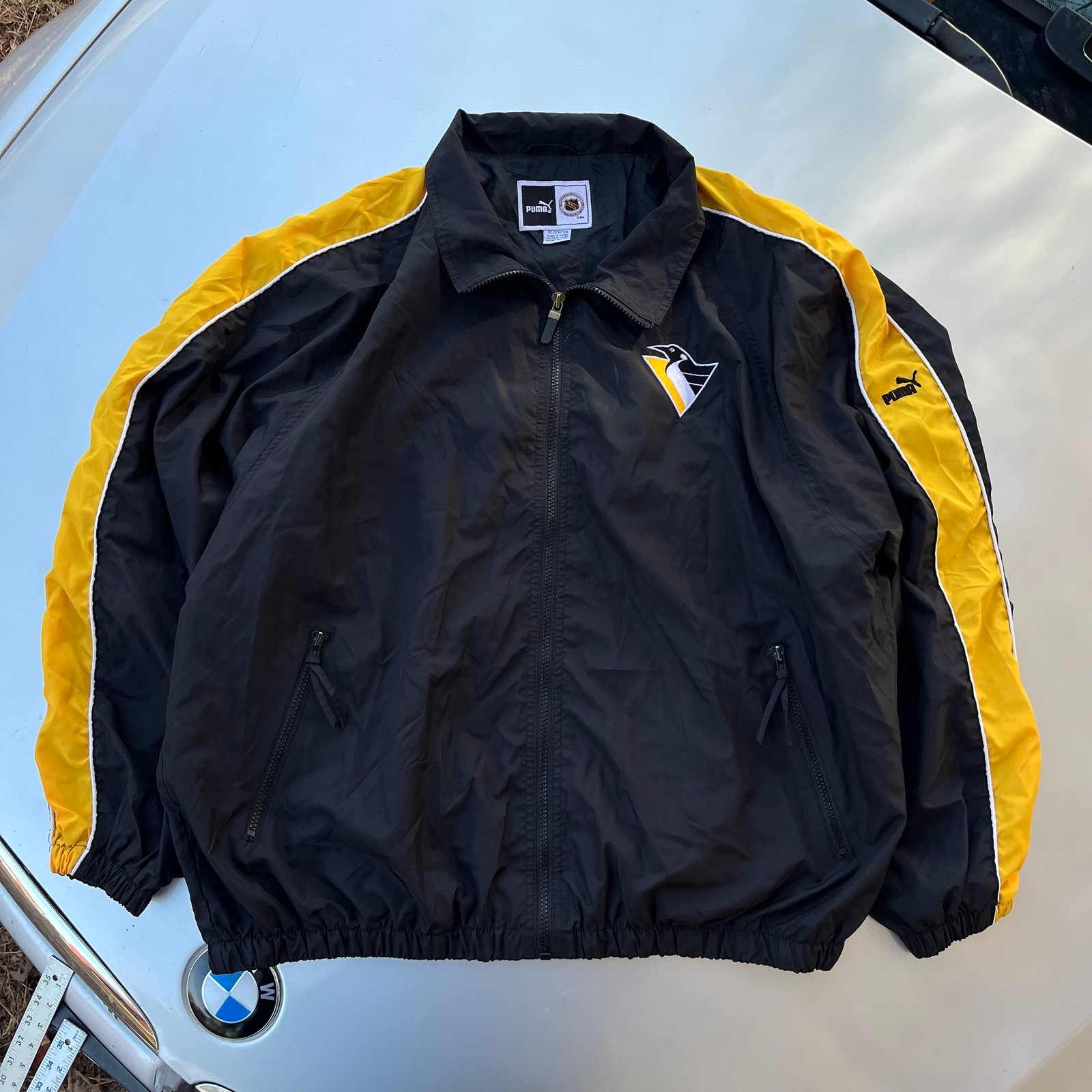90s Puma NHL black and yellow Pittsburgh Penguins jacket
