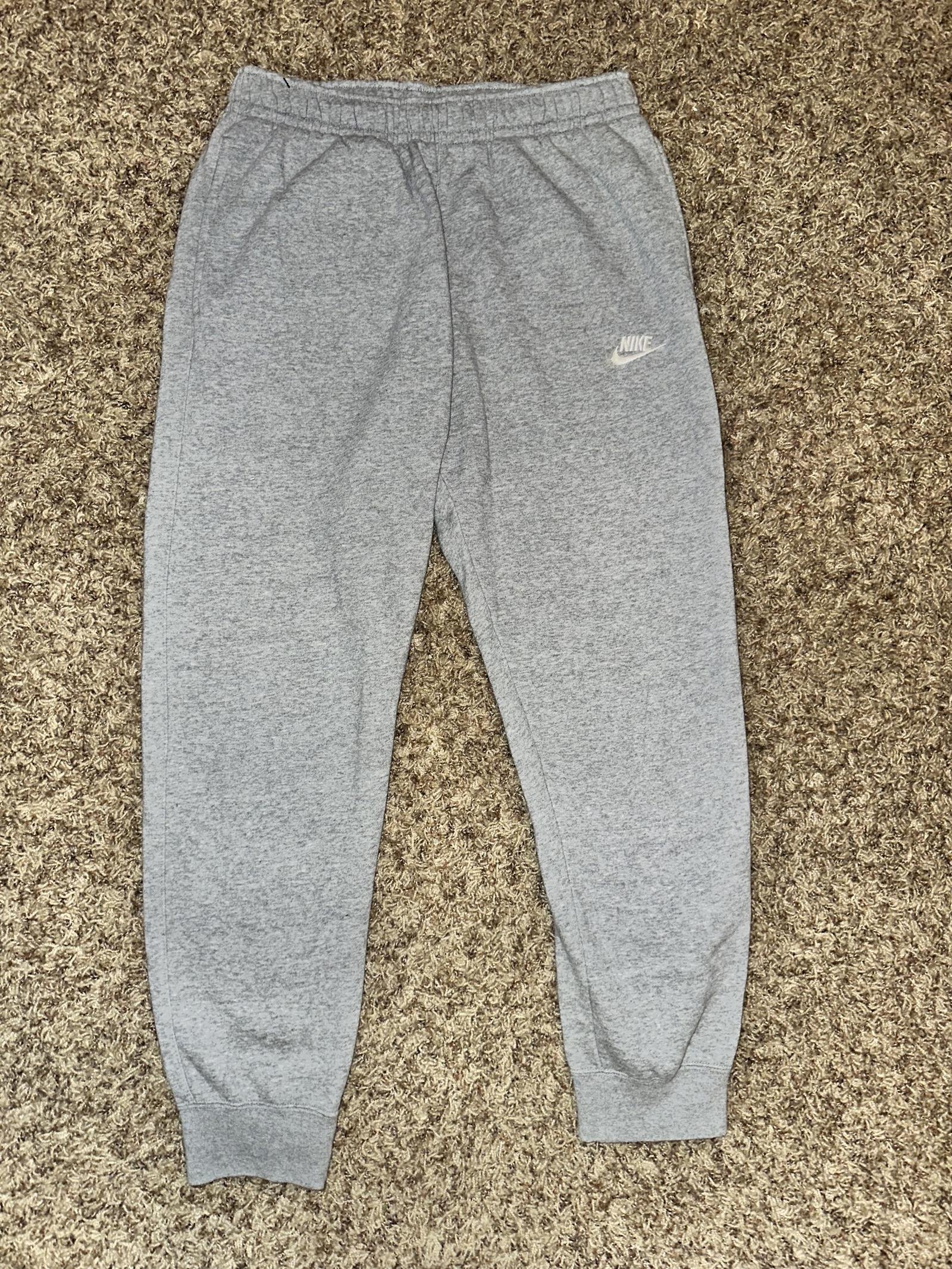 Nike Sportswear Club Fleece Grey Joggers