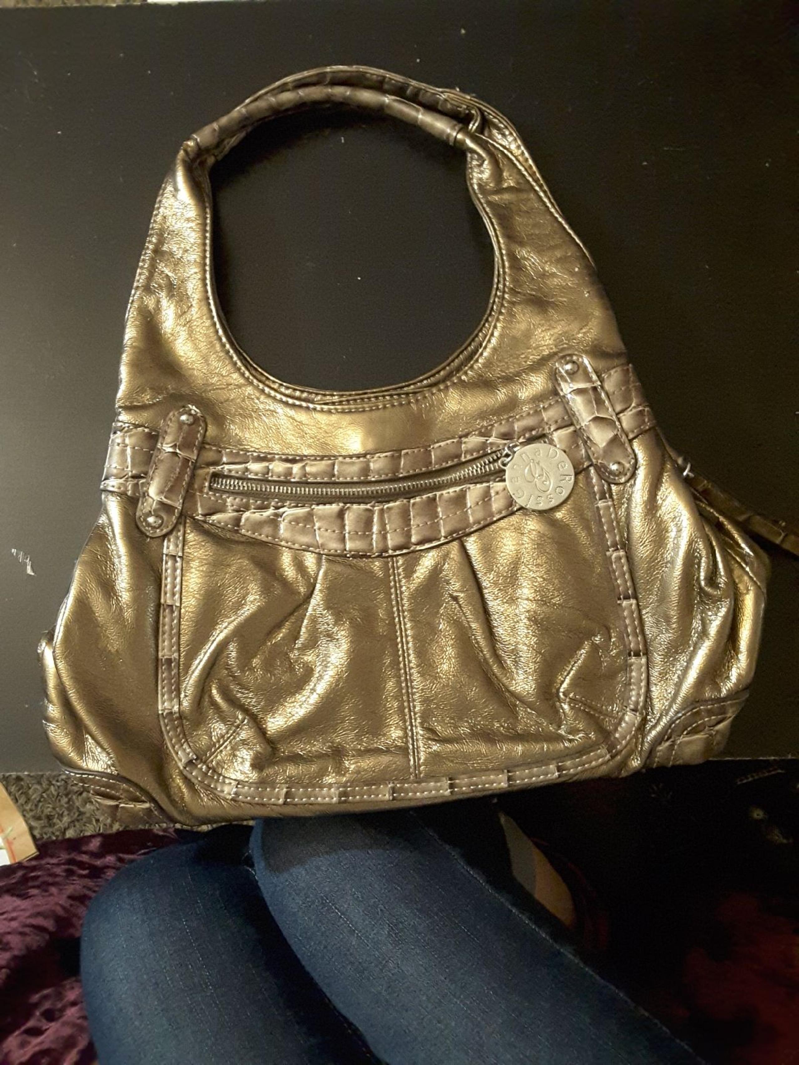 purses and handbags