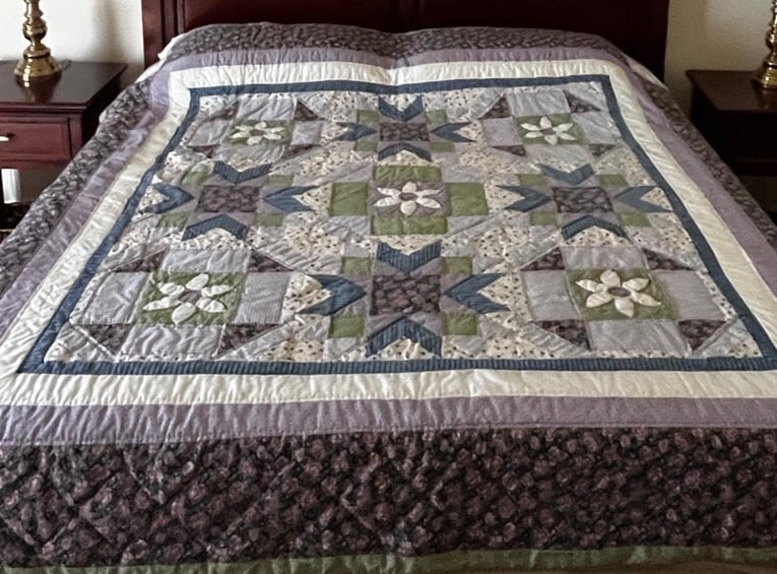 JC Penny Home Comfort Full/Queen Patchwork Quilted Comforter Purple /Green /Blue