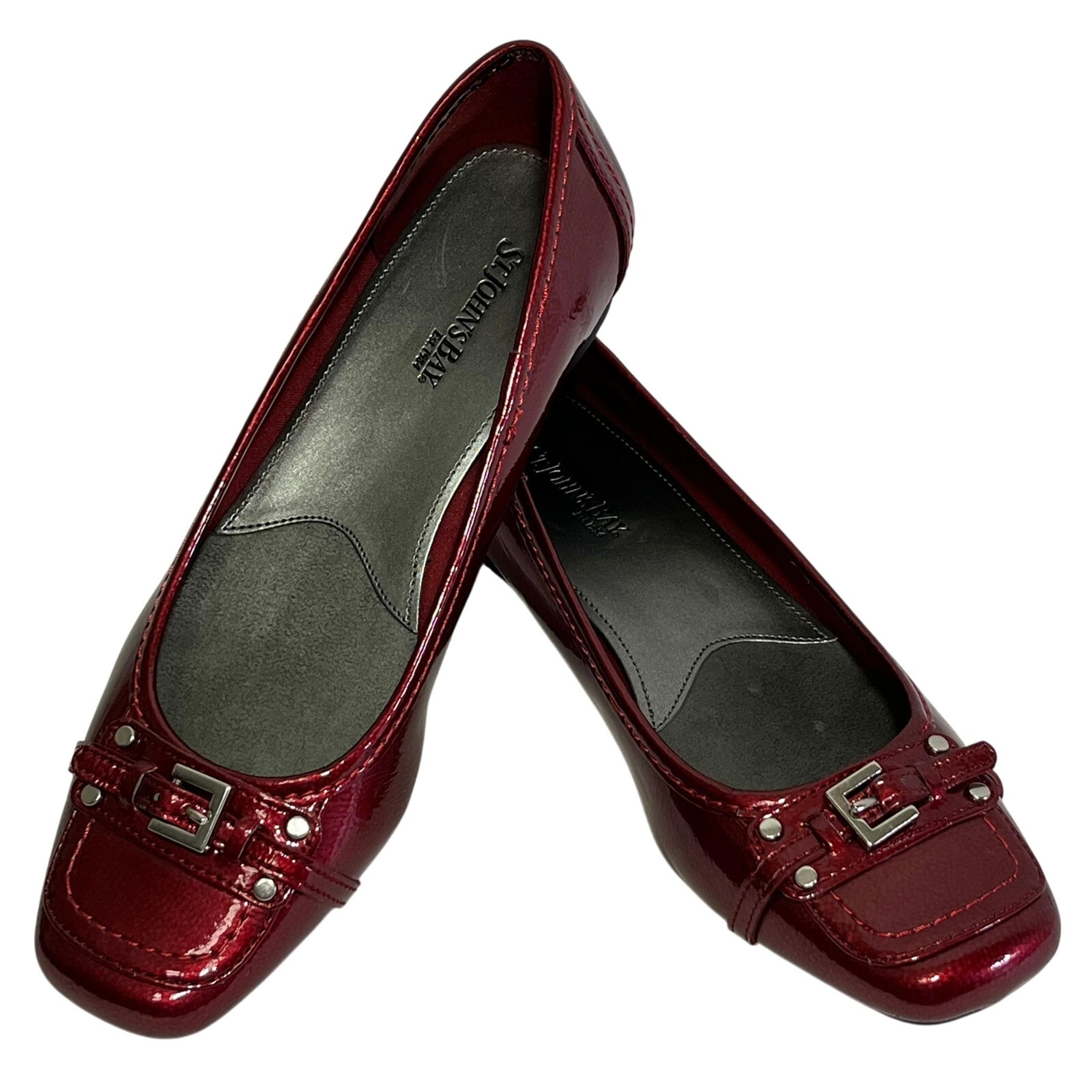 St. John's Bay Sumerset Red Patent Leather Loafer Buckle Accent Size 8.5 w/ Box