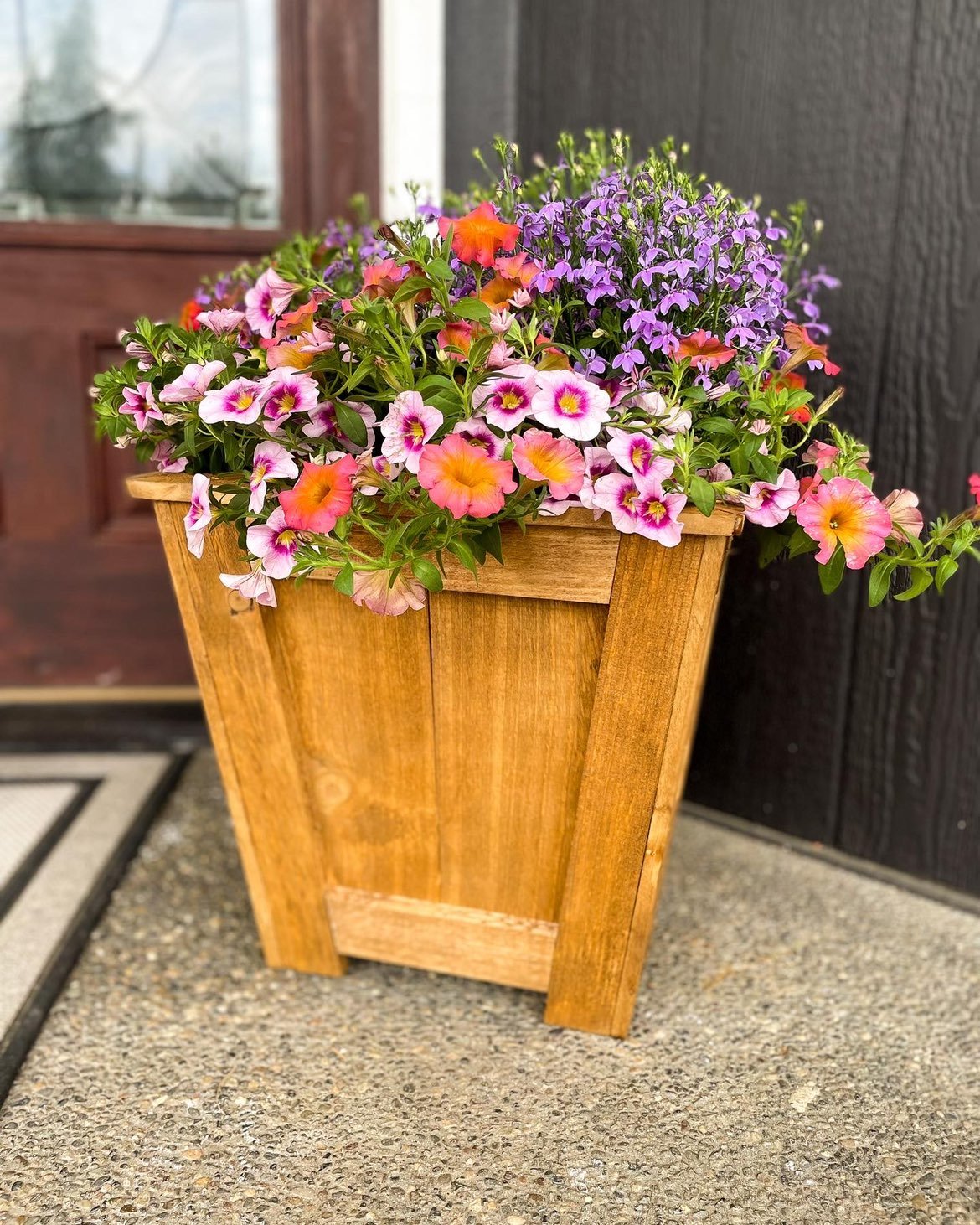 Outdoor Planter Box/Garden box/Flower box/Stained/Outdoor decor