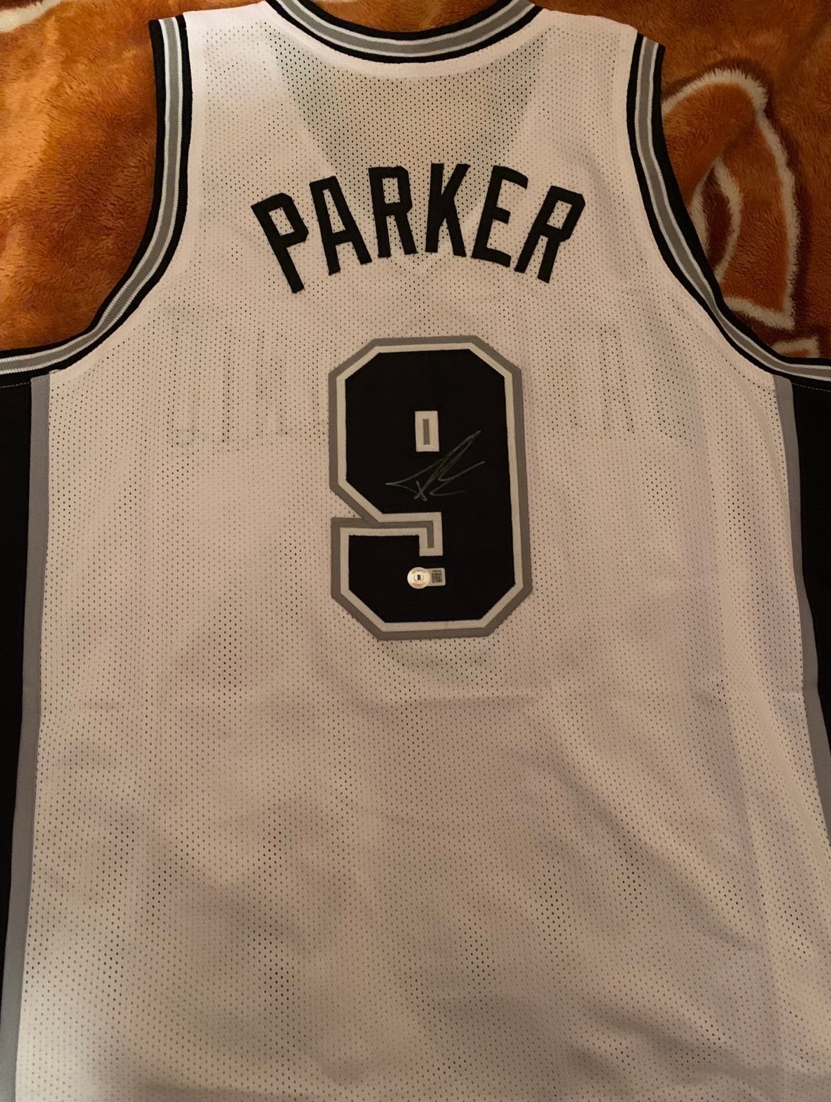 Tony parker signed Jersey